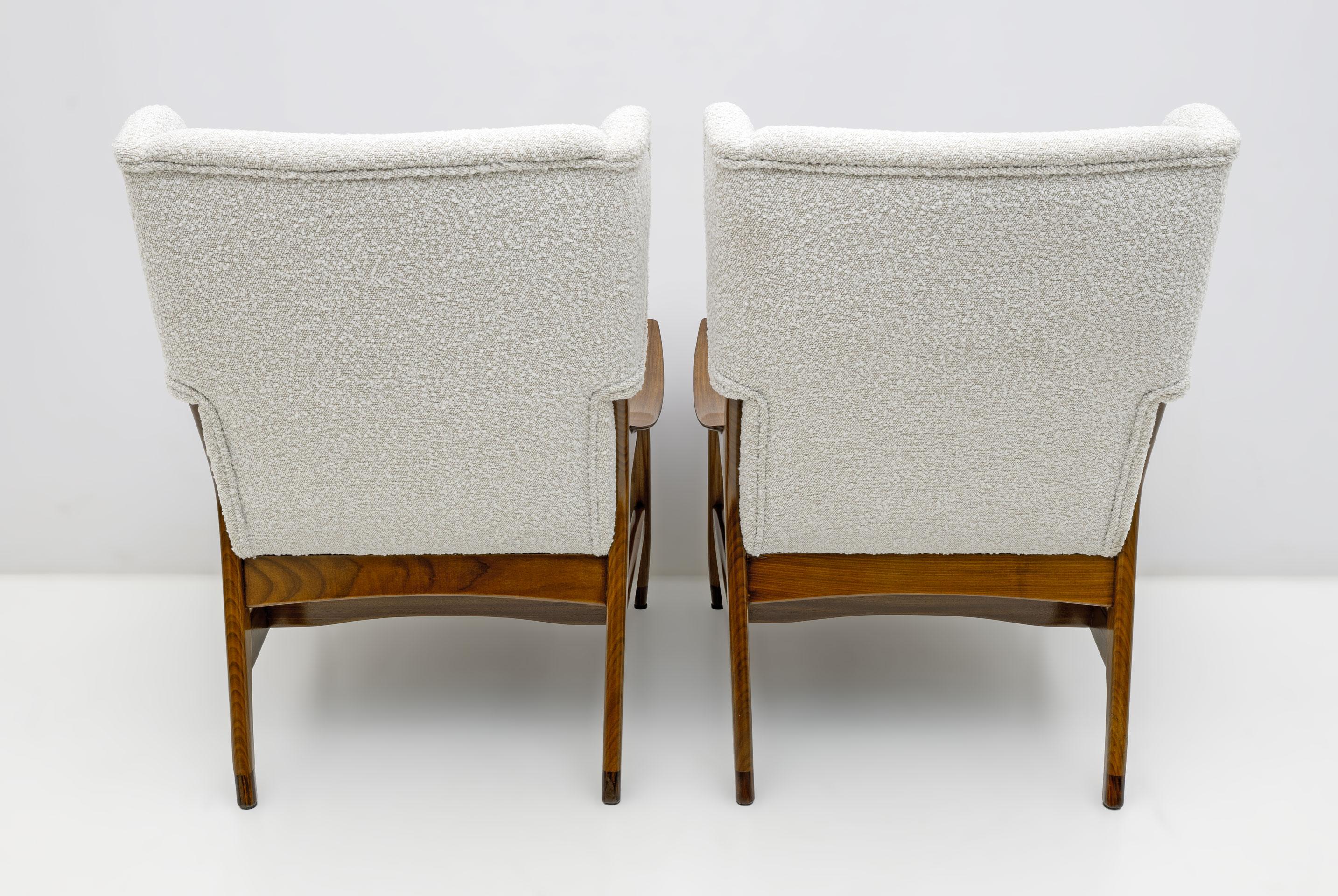 Pair of Mid-Century Modern Teak and Bouclè Armchairs Model FM 106 by Framar, 50s For Sale 3