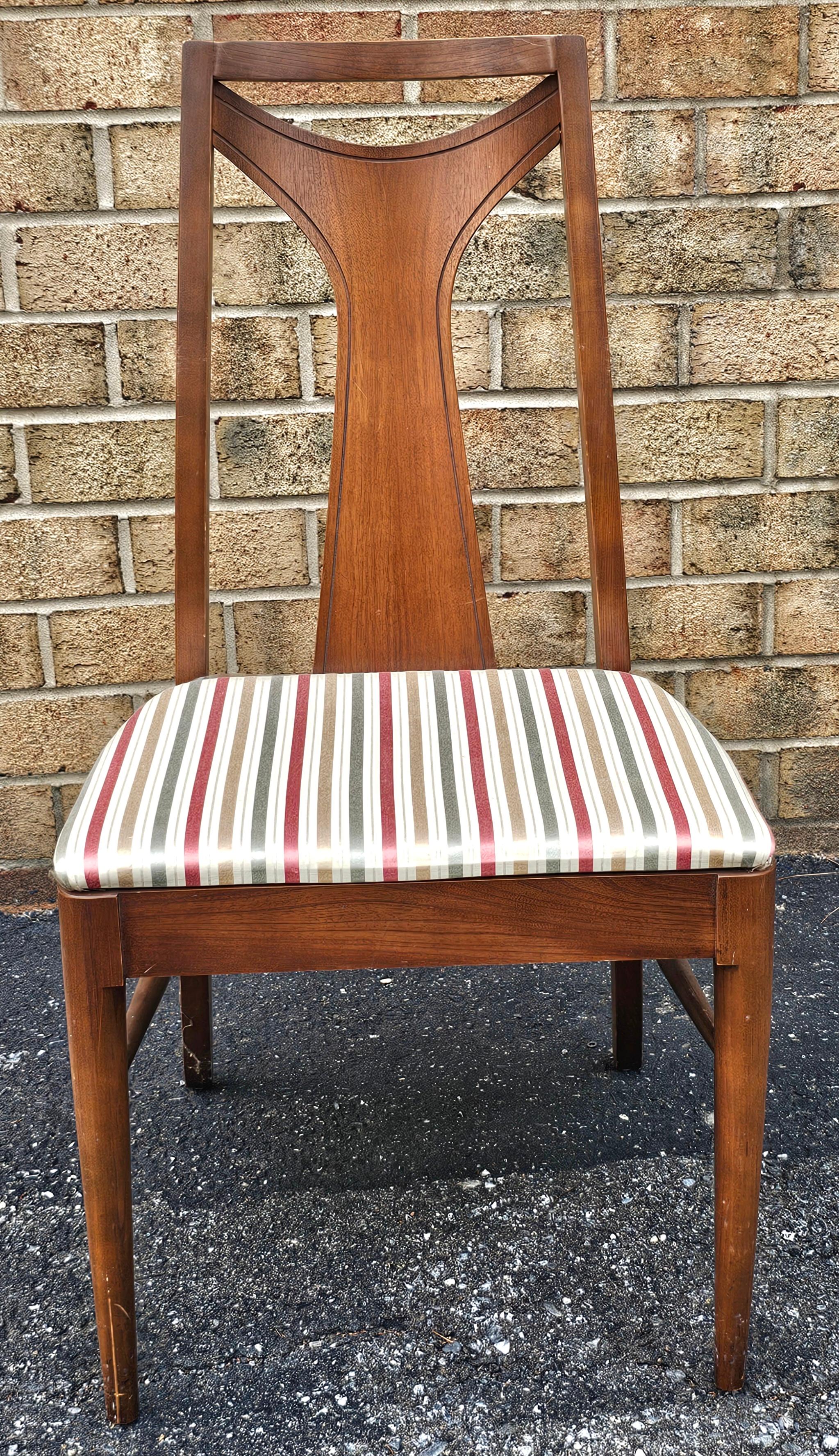 Pair of Mid Century Modern Teak and Upholstered Seat Side Chairs In Good Condition For Sale In Germantown, MD