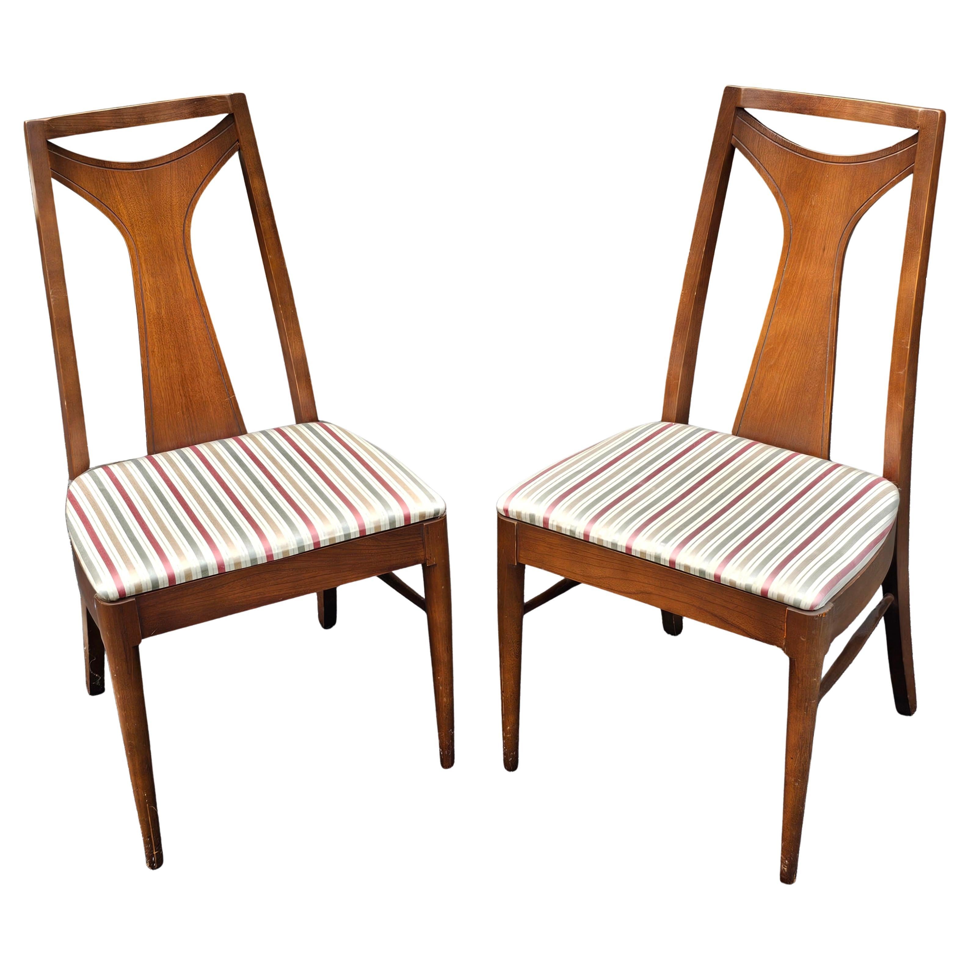 Paire de chaises d'appoint en teck et à assise tapissée du milieu du siècle dernier