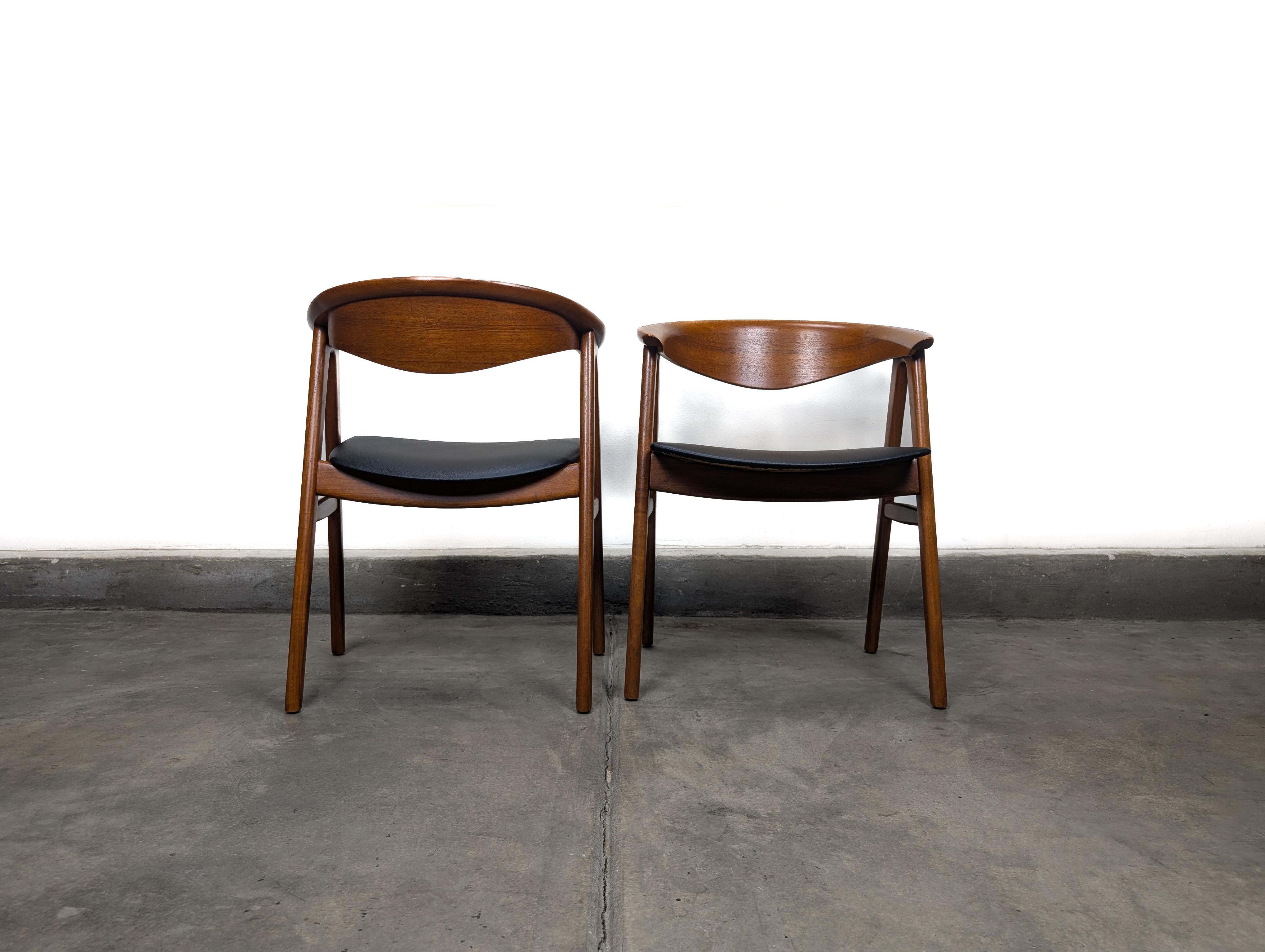 Paar moderne Teakholzstühle der Jahrhundertmitte, Model No. 52, von Erik Kirkegaard, um 1960 im Angebot 3