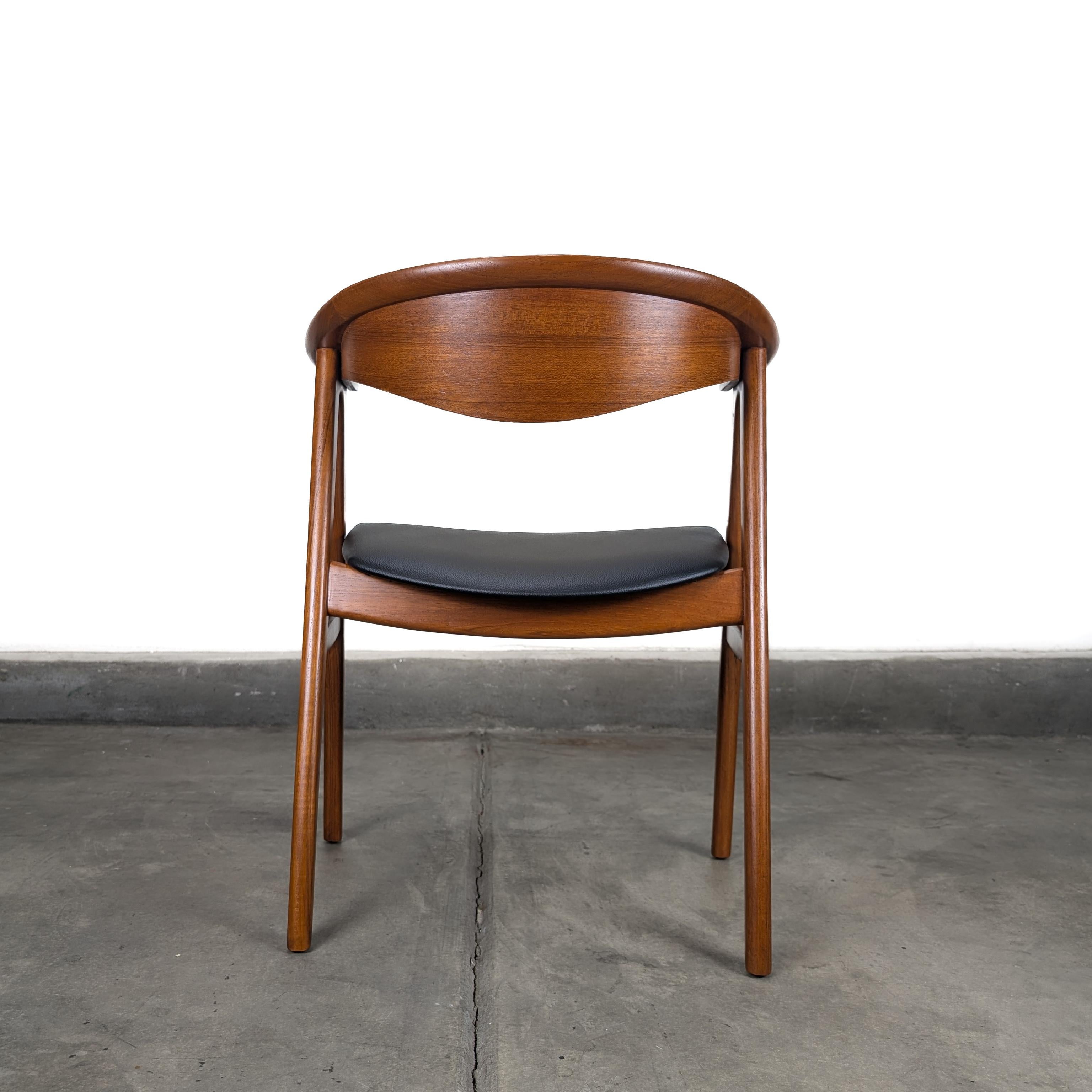 Paar moderne Teakholzstühle der Jahrhundertmitte, Model No. 52, von Erik Kirkegaard, um 1960 im Angebot 8