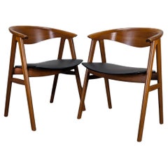 Paar moderne Teakholzstühle der Jahrhundertmitte, Model No. 52, von Erik Kirkegaard, um 1960