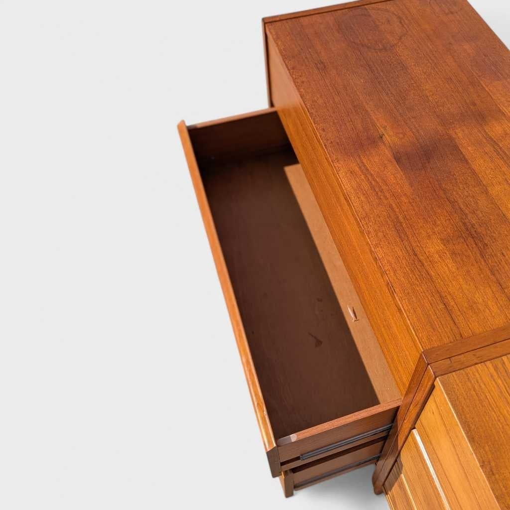 Pair of Mid-Century Modern Teak Dressers, Scandinavian Design, 1960s in vendita 9