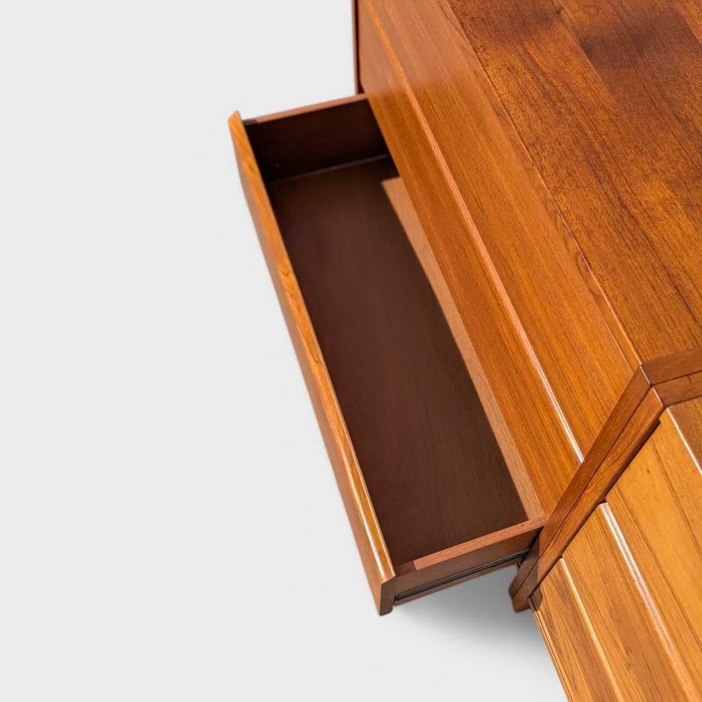Pair of Mid-Century Modern Teak Dressers, Scandinavian Design, 1960s in vendita 10