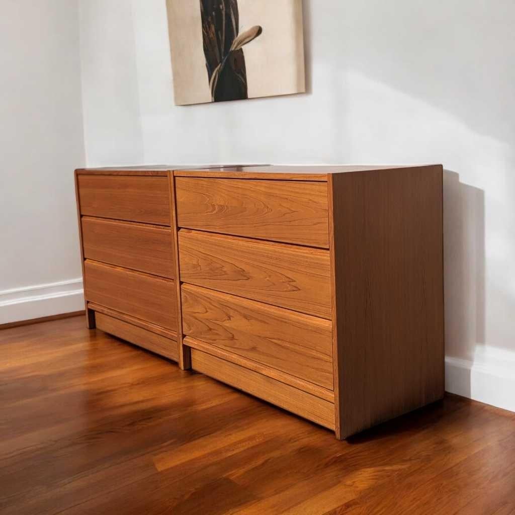 Danese Pair of Mid-Century Modern Teak Dressers, Scandinavian Design, 1960s in vendita