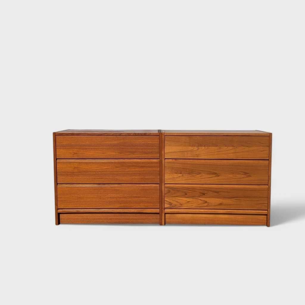 Pair of Mid-Century Modern Teak Dressers, Scandinavian Design, 1960s in vendita 1