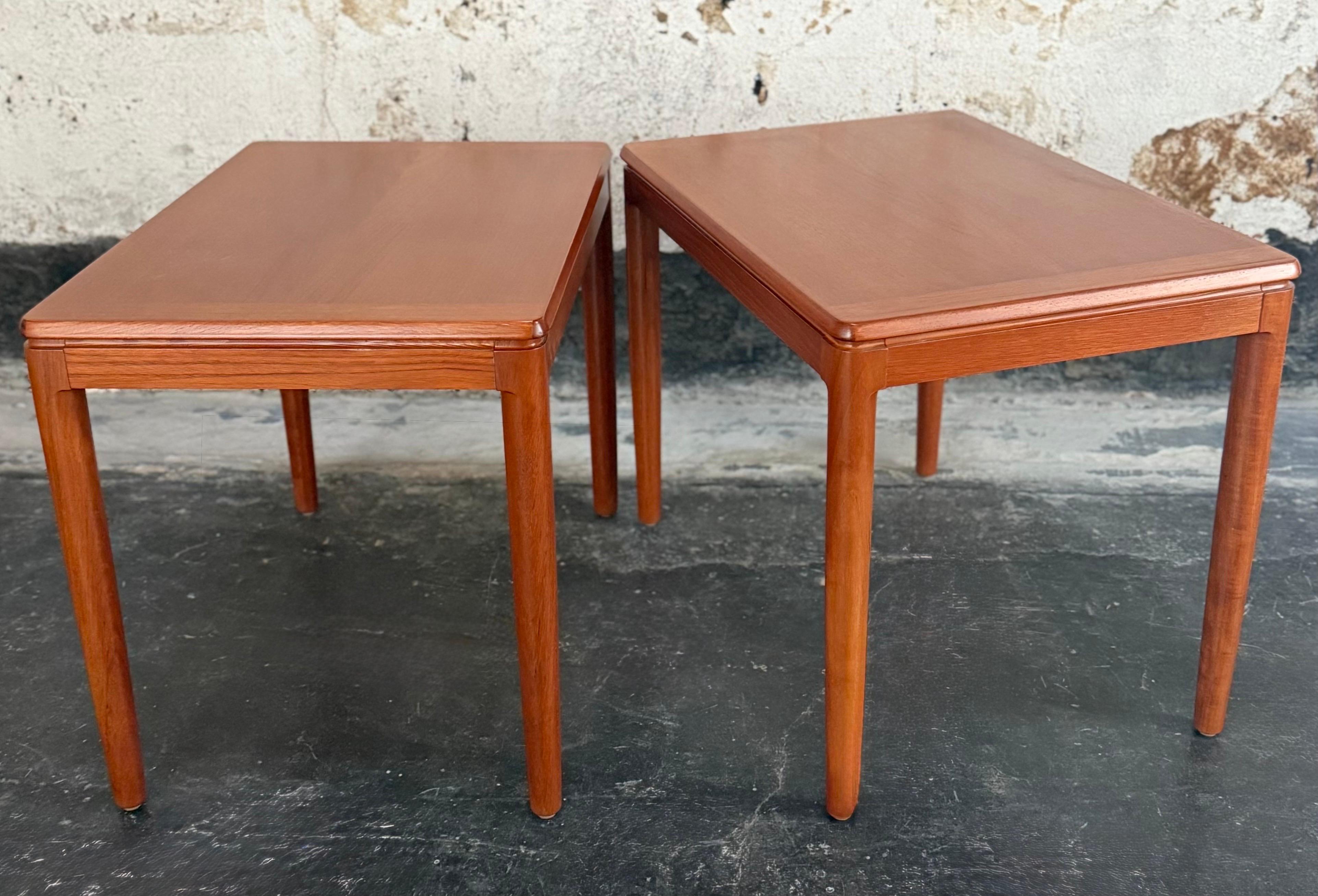 Veneer Pair of Mid-Century Modern Teak End Tables by Göte Möbler Nässjö, Sweden c.1960 For Sale