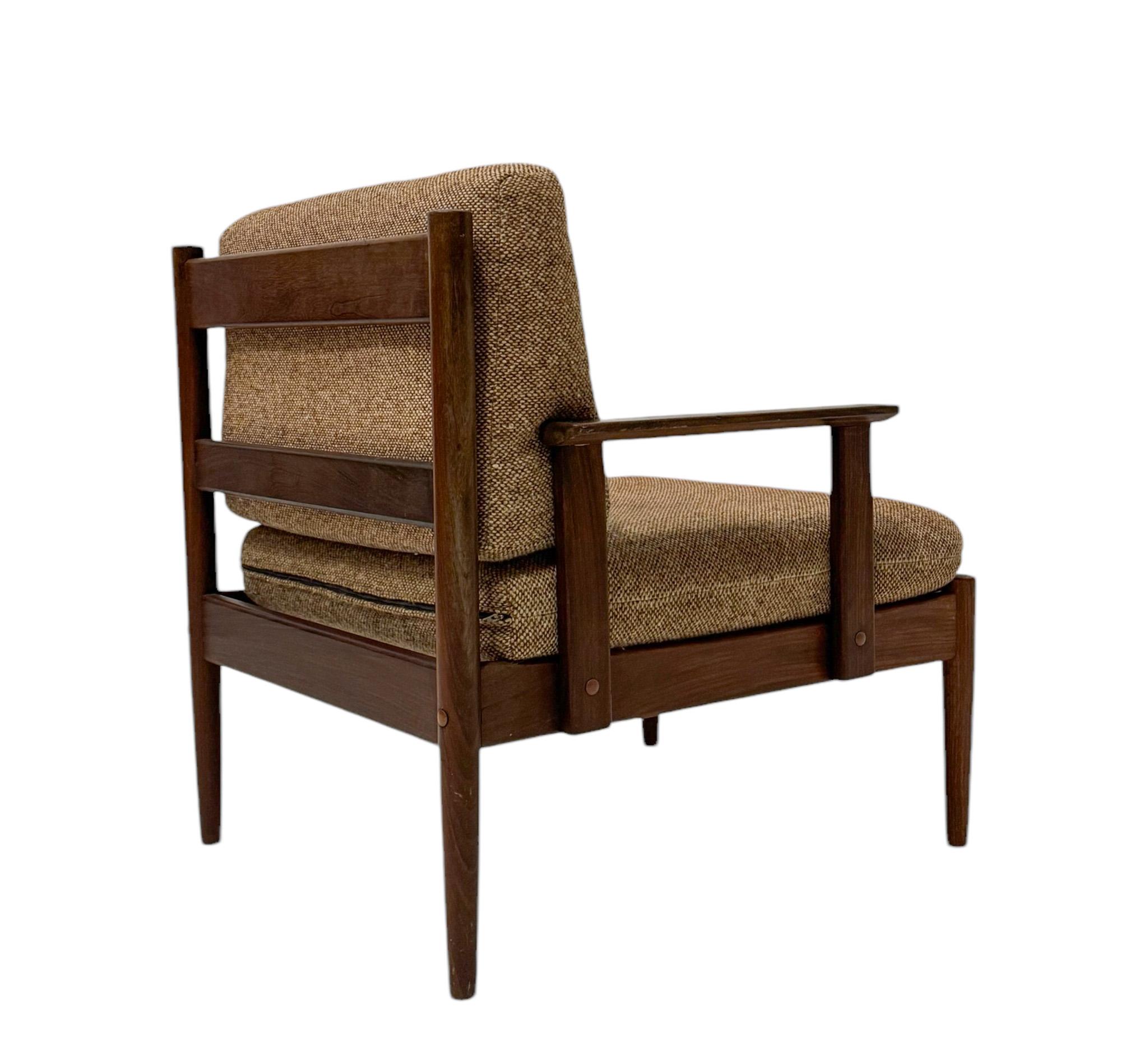 Paire de chaises longues en teck de style mi-siècle moderne, années 1960 en vente 4