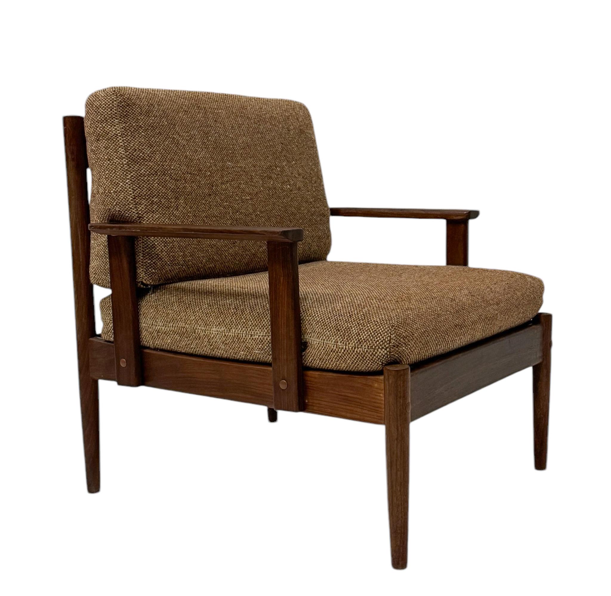 Paire de chaises longues en teck de style mi-siècle moderne, années 1960 en vente 5