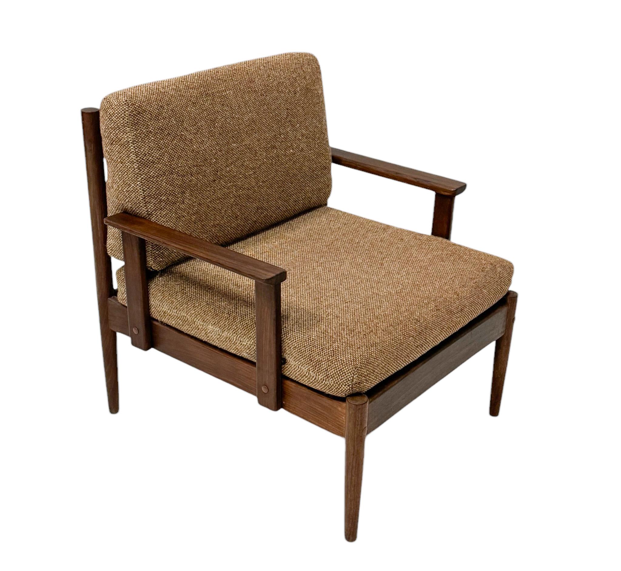 Paire de chaises longues en teck de style mi-siècle moderne, années 1960 en vente 6