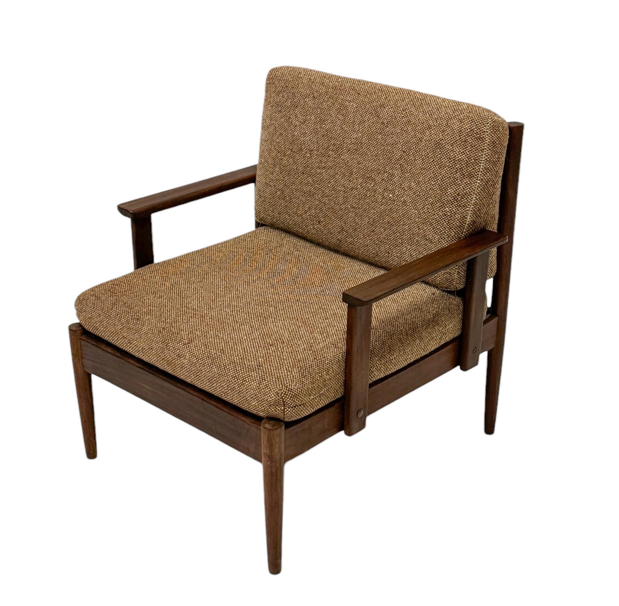 Paire de chaises longues en teck de style mi-siècle moderne, années 1960 en vente 8