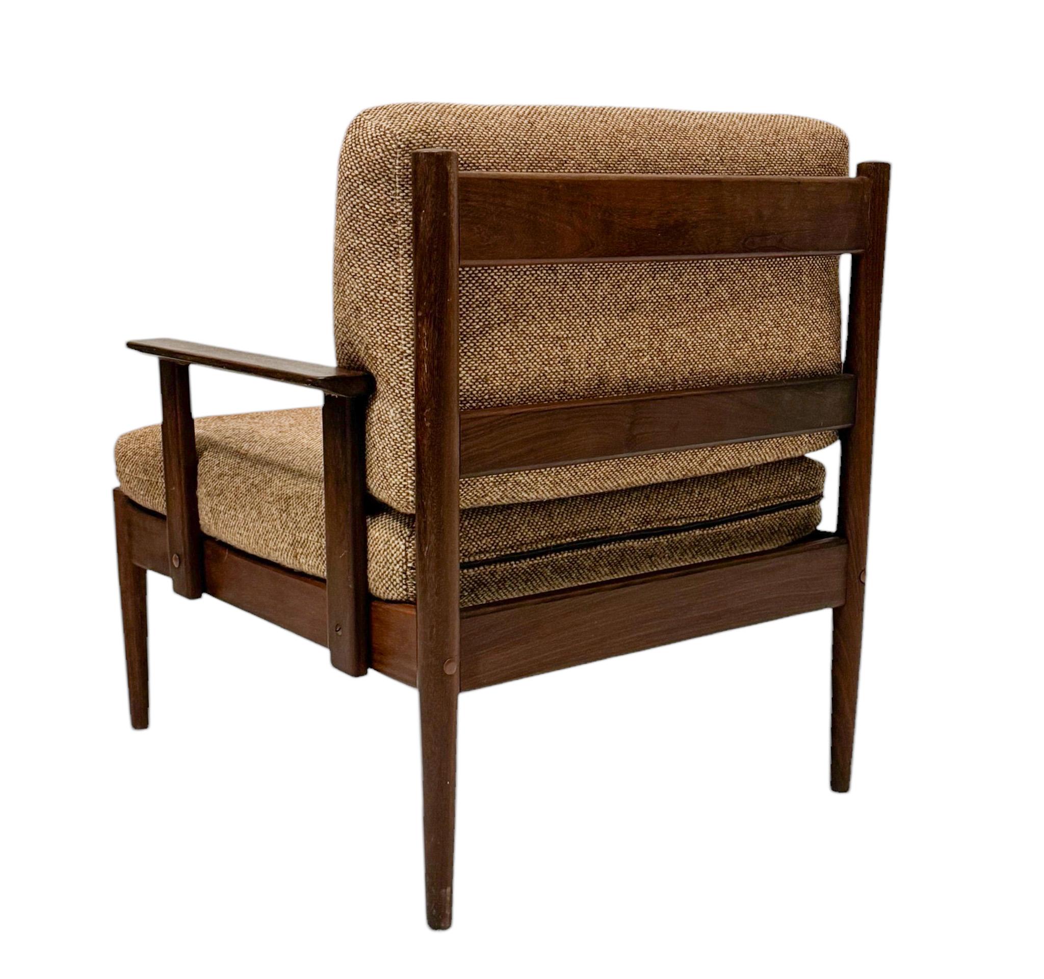 Paire de chaises longues en teck de style mi-siècle moderne, années 1960 en vente 9