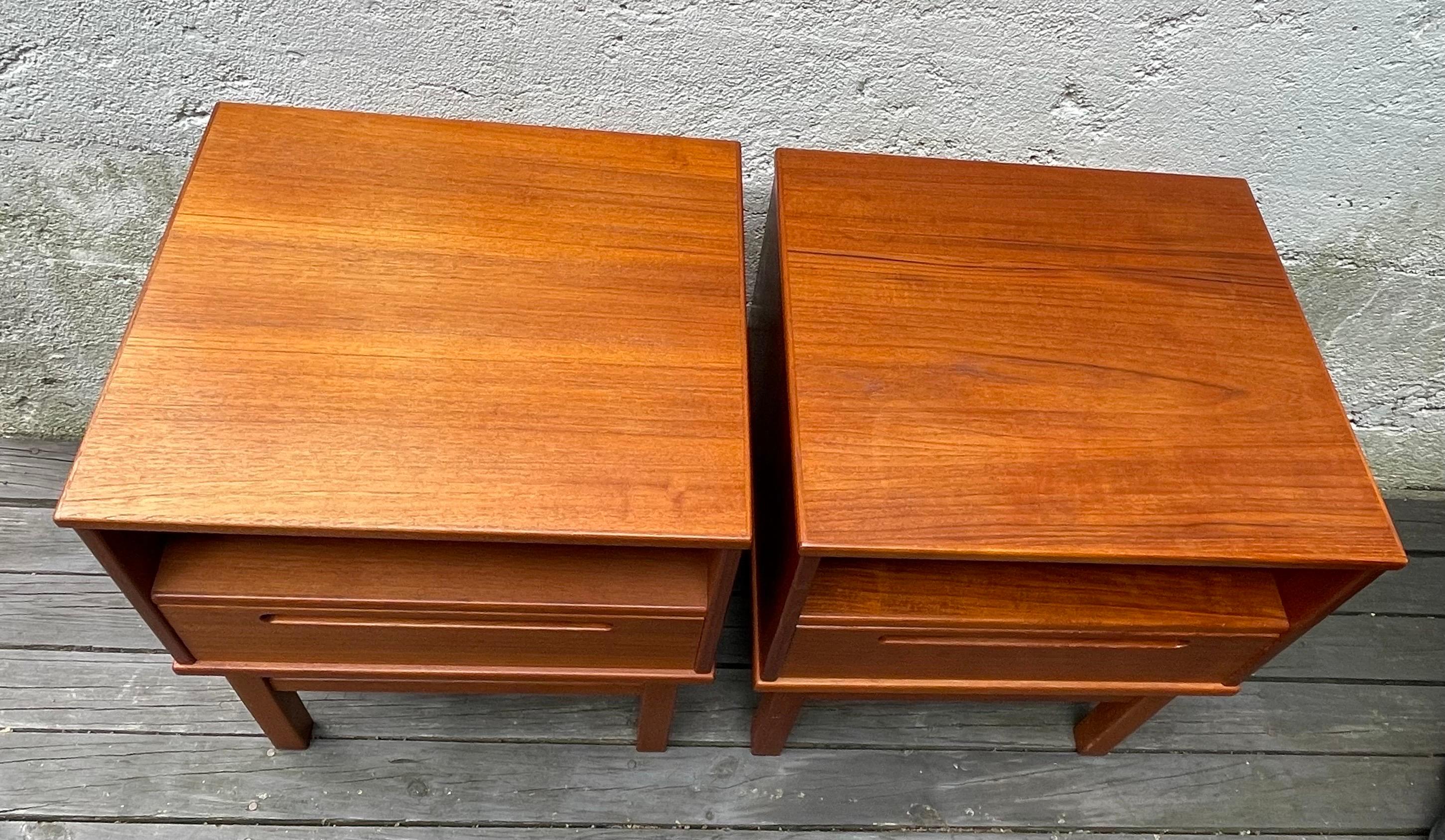Pair of Mid-Century Modern Teak Nightstands or Side Tables, Denmark In Good Condition For Sale In Bedford Hills, NY