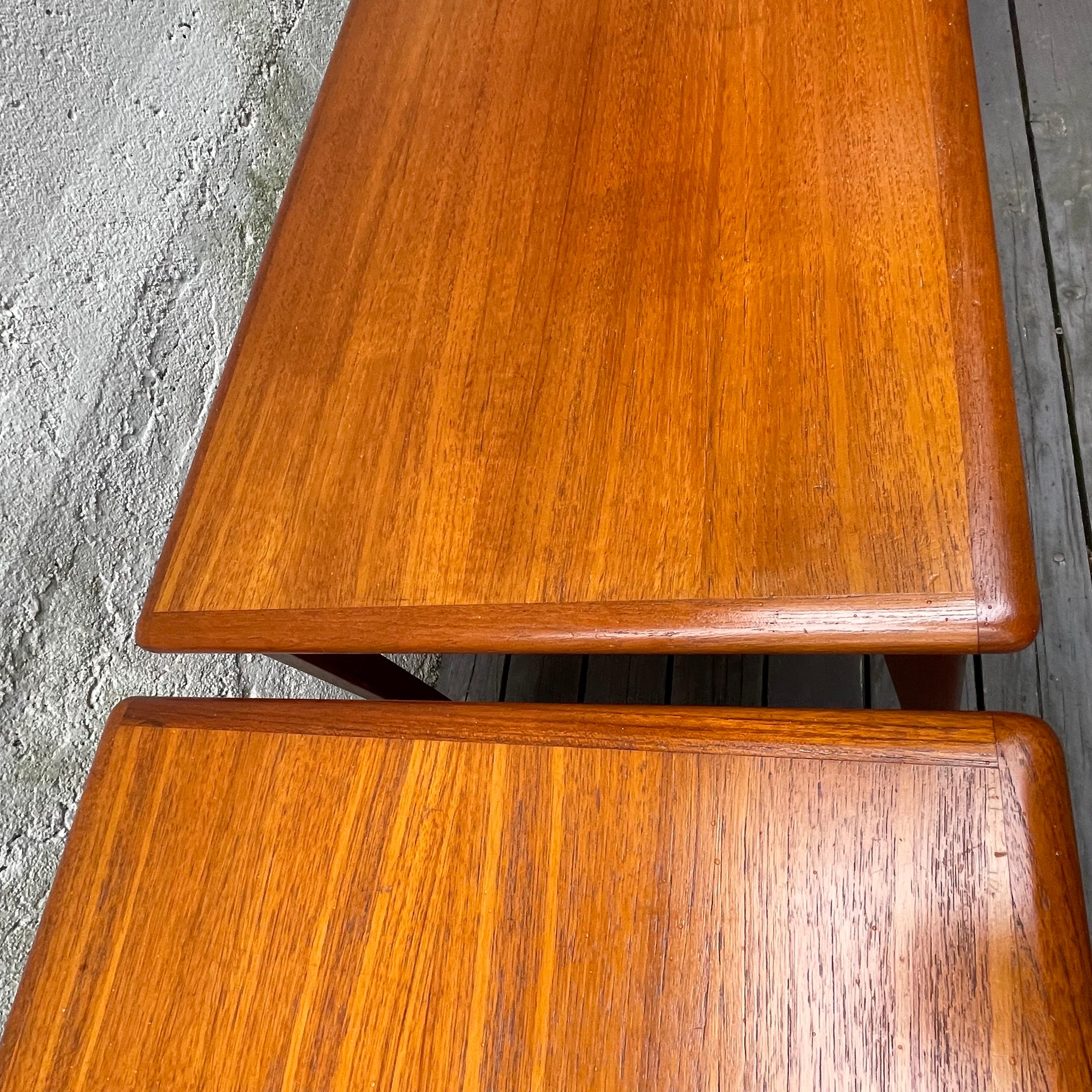 Pair of Mid-Century Modern Teak Side Tables or End Tables, Denmark, 1960's For Sale 3