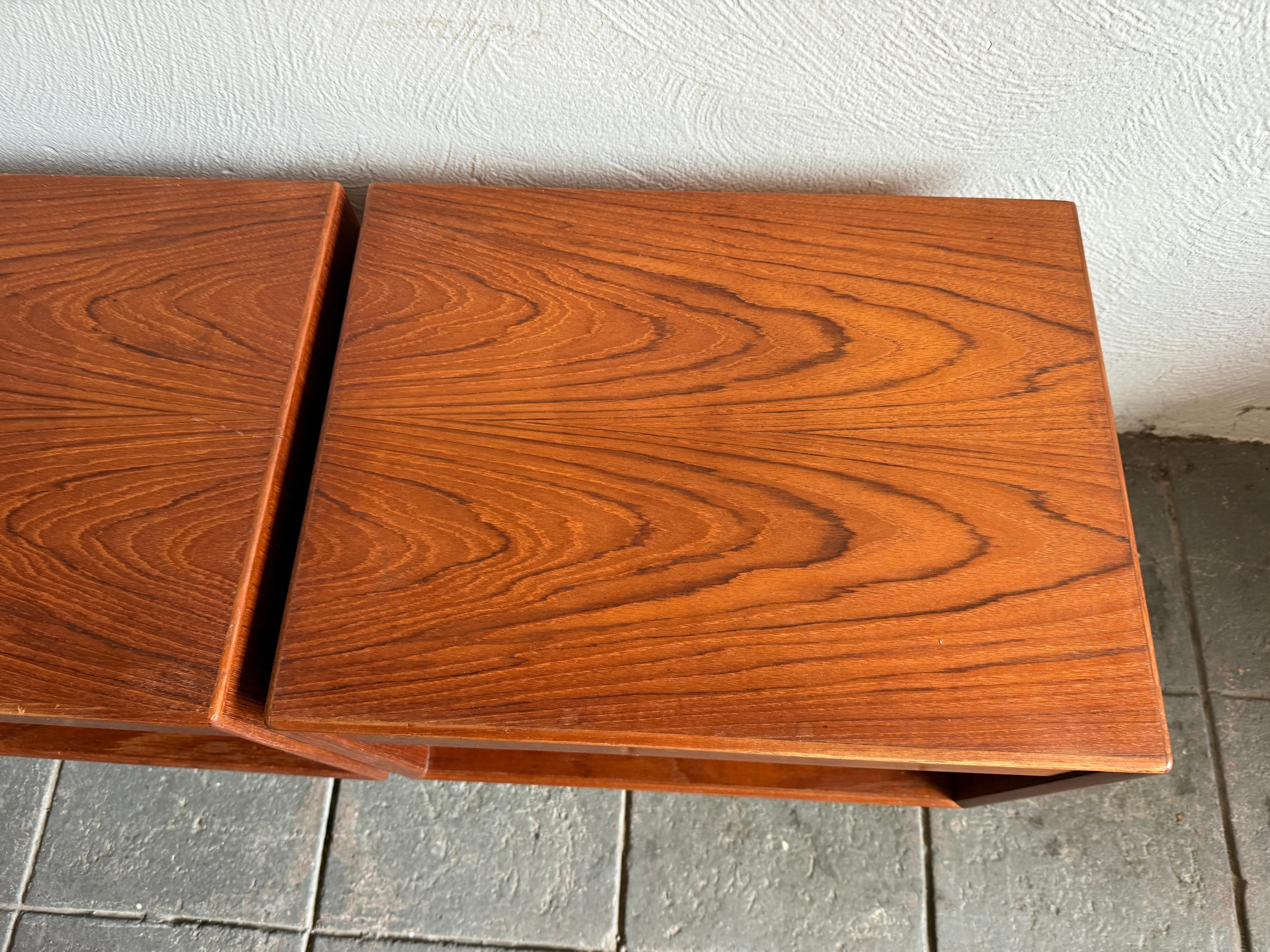 Pair of Mid Century Modern Teak single drawer nightstands by Westnofa Norway In Good Condition For Sale In Brooklyn, NY