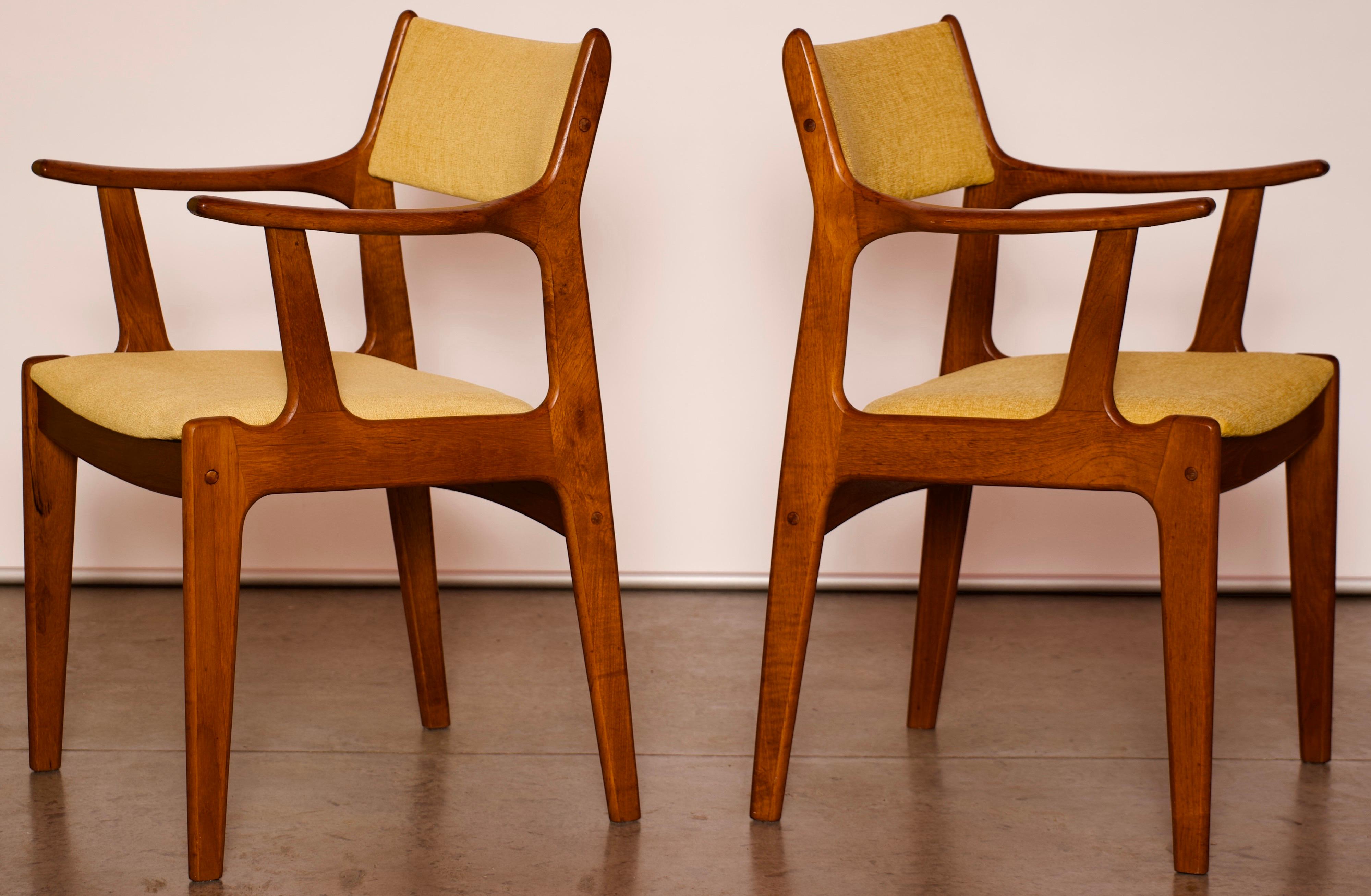 Pair of Mid-Century Modern Teak Wood Armchairs 3