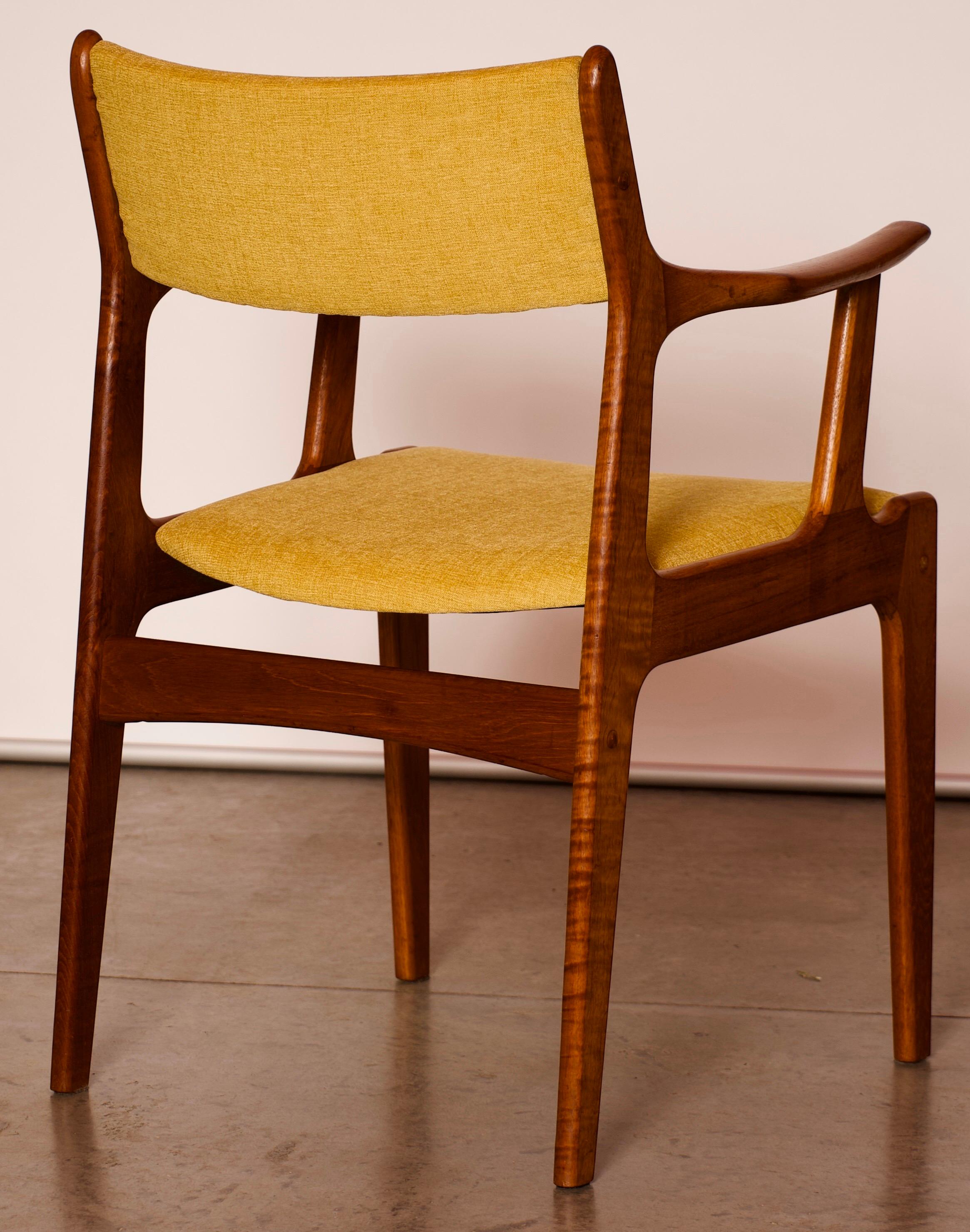 Pair of Mid-Century Modern Teak Wood Armchairs In Good Condition In Boynton Beach, FL