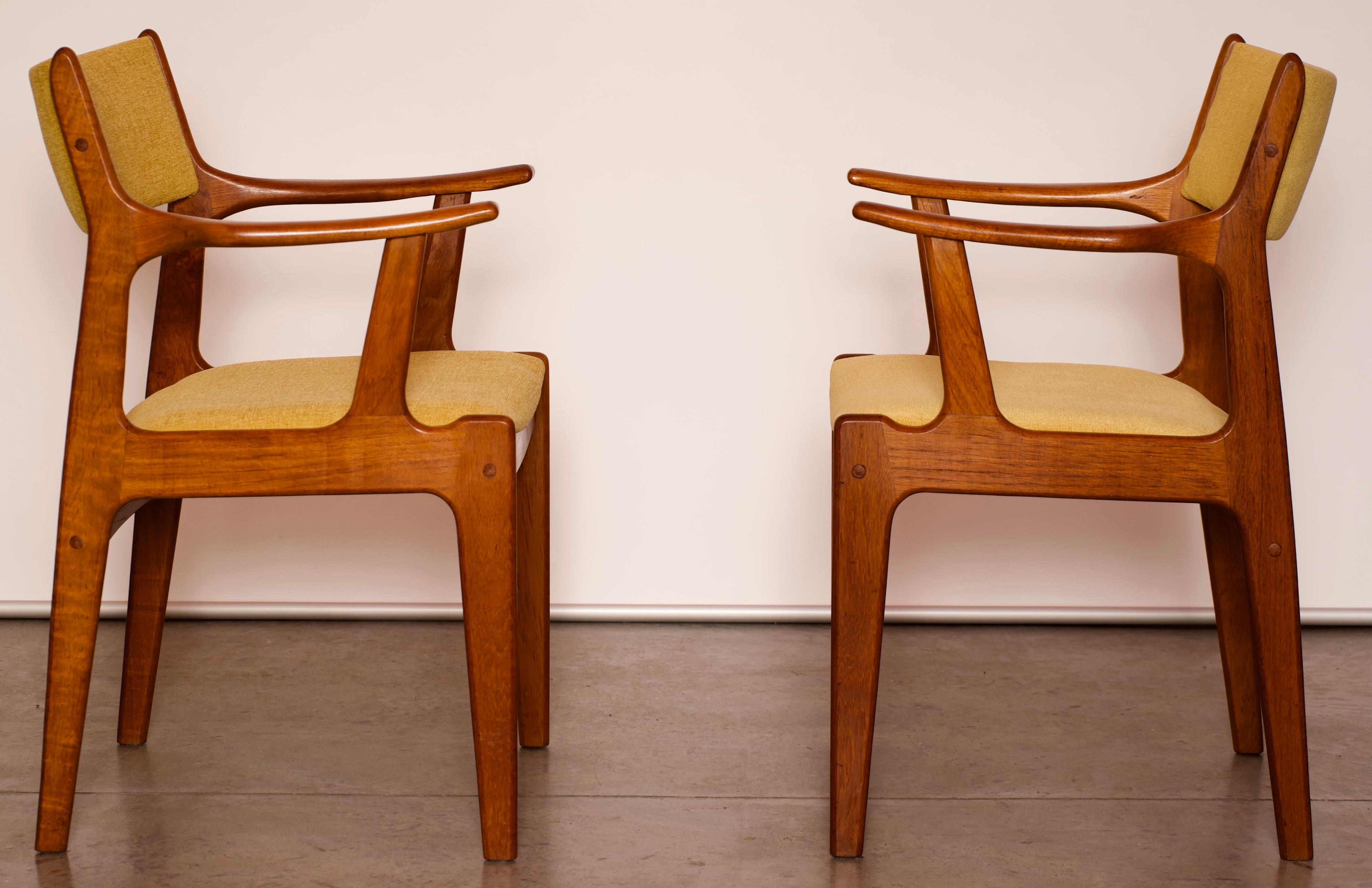 Mid-20th Century Pair of Mid-Century Modern Teak Wood Armchairs