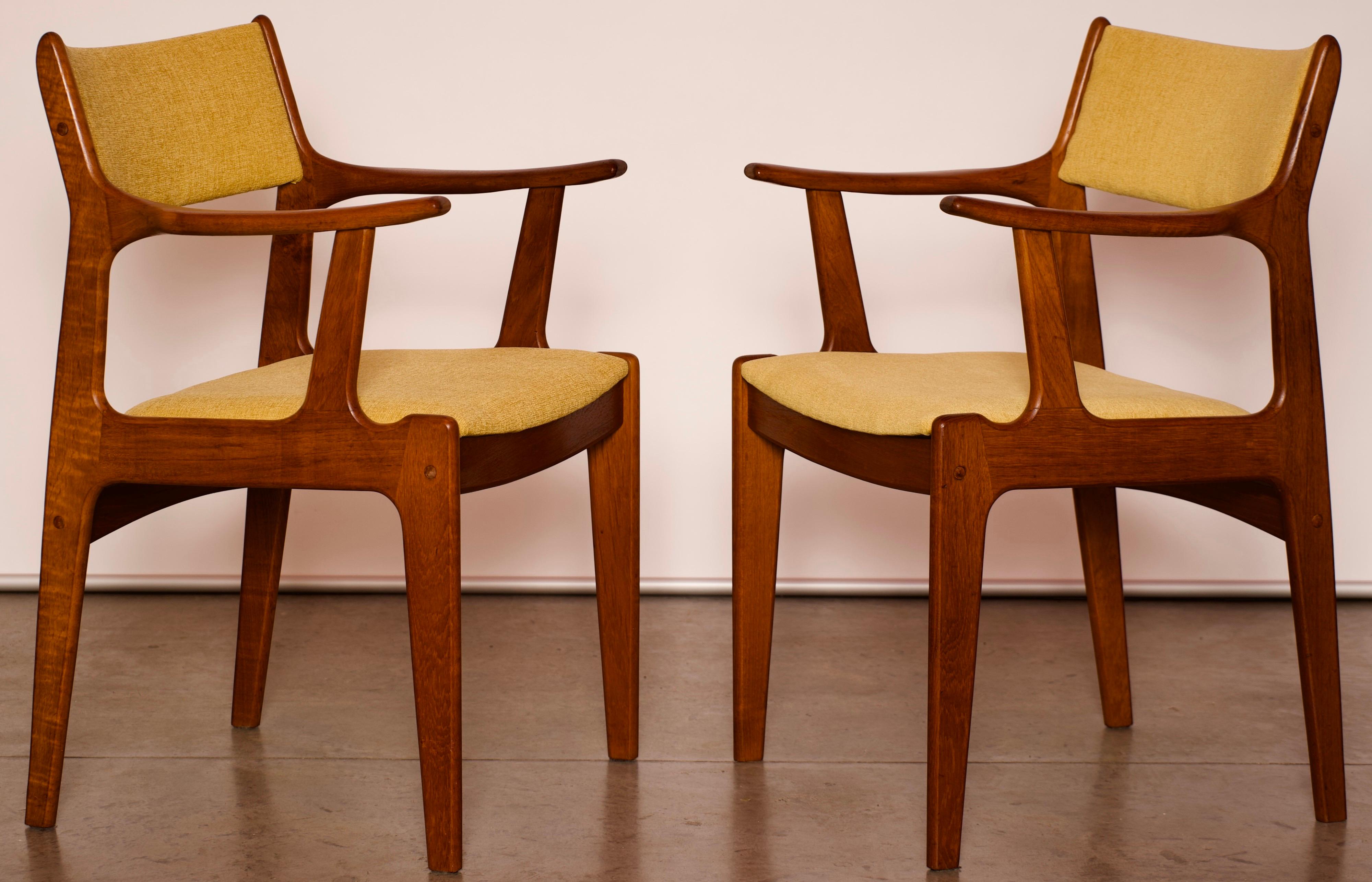 Pair of Mid-Century Modern Teak Wood Armchairs 1