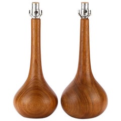 Paire de lampes en teck de style moderne du milieu du siècle dernier