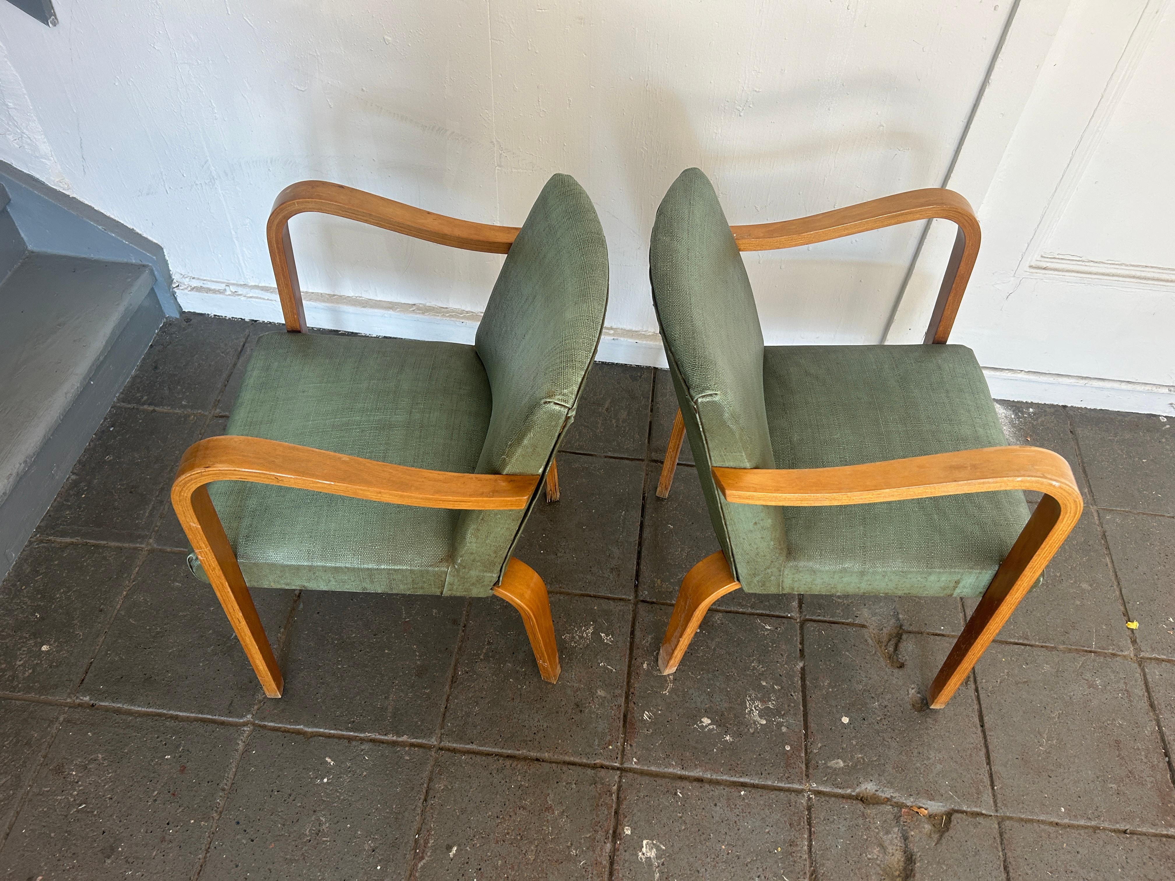 Pair of Mid-Century Modern Thonet Bentwood Birch Arm Chairs In Good Condition For Sale In BROOKLYN, NY