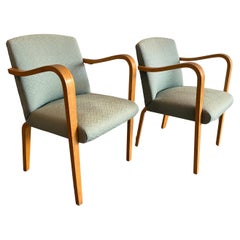 Coppia di poltrone in betulla Thonet in legno curvato della metà del secolo scorso