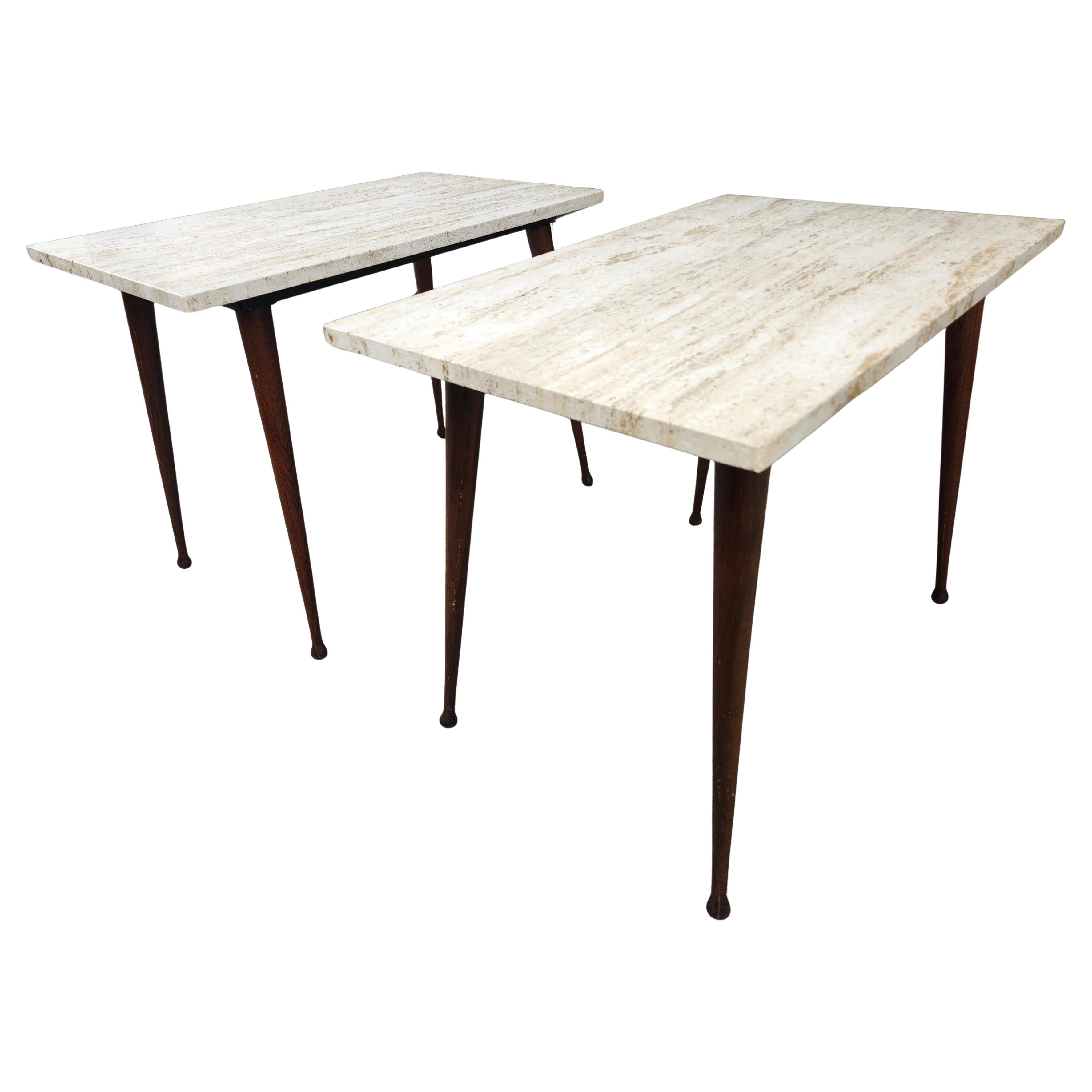 Milieu du XXe siècle Paire de tables d'appoint modernes du milieu du siècle dernier en travertin avec pieds en bois fil de fer en vente