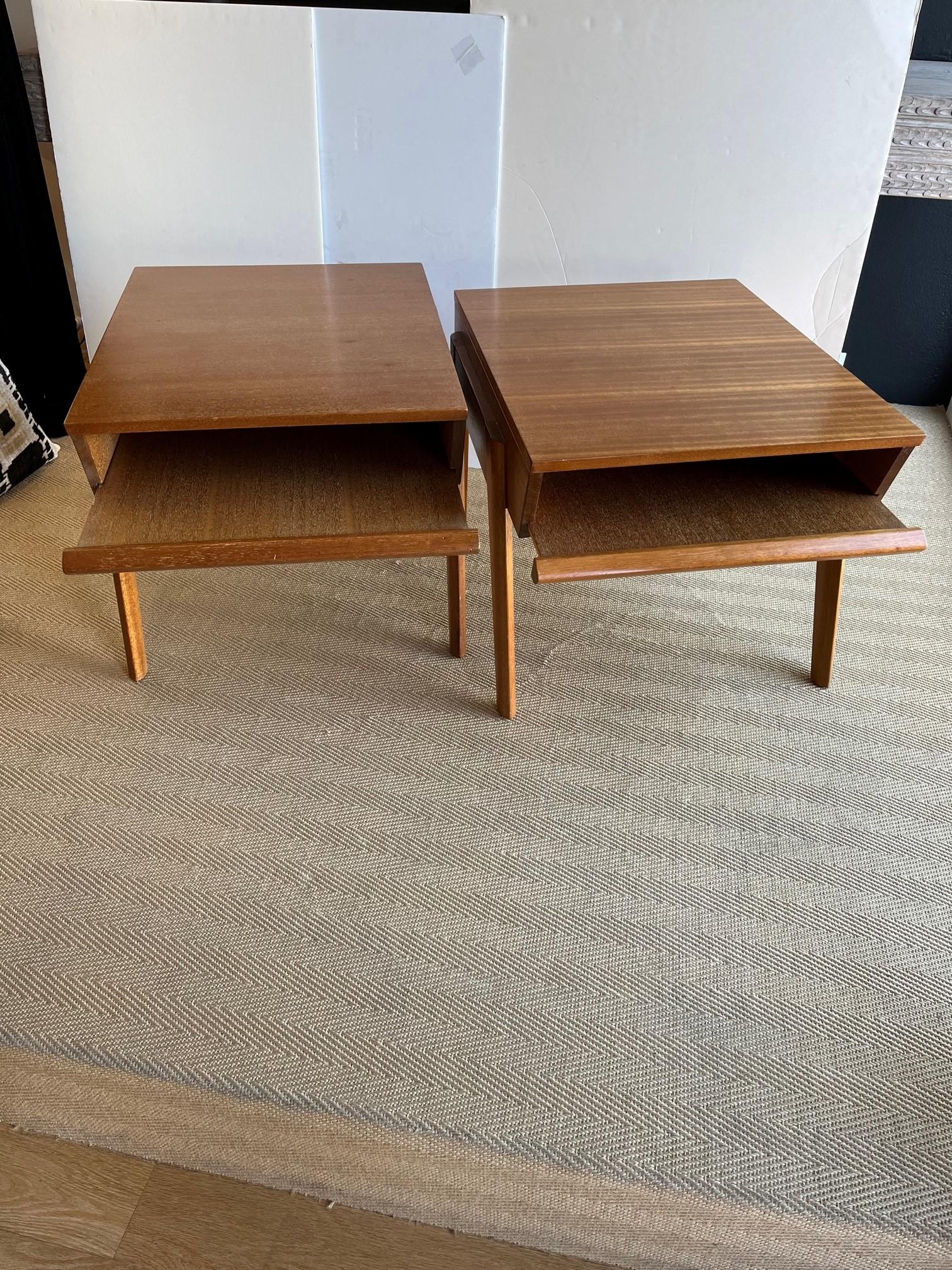 Pair of Mid-Century Modern Tray Side Table Designed by John Keal  In Good Condition For Sale In Los Angeles, CA