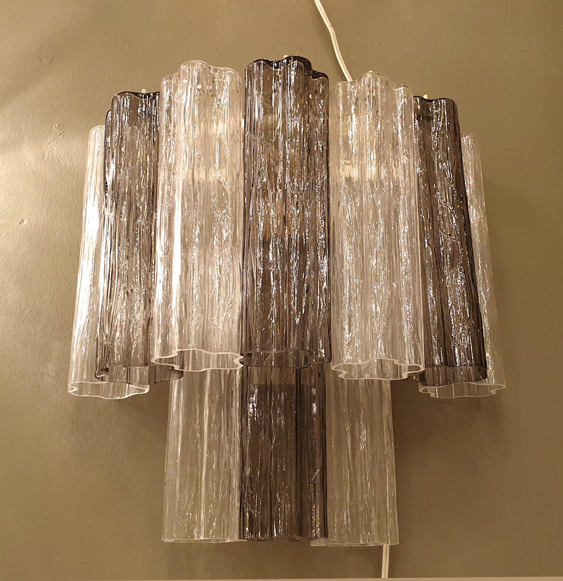 Pair of Mid-Century Modern Tronchi Clear and Beige Murano Glass Sconces, 1970s In Good Condition In Dallas, TX