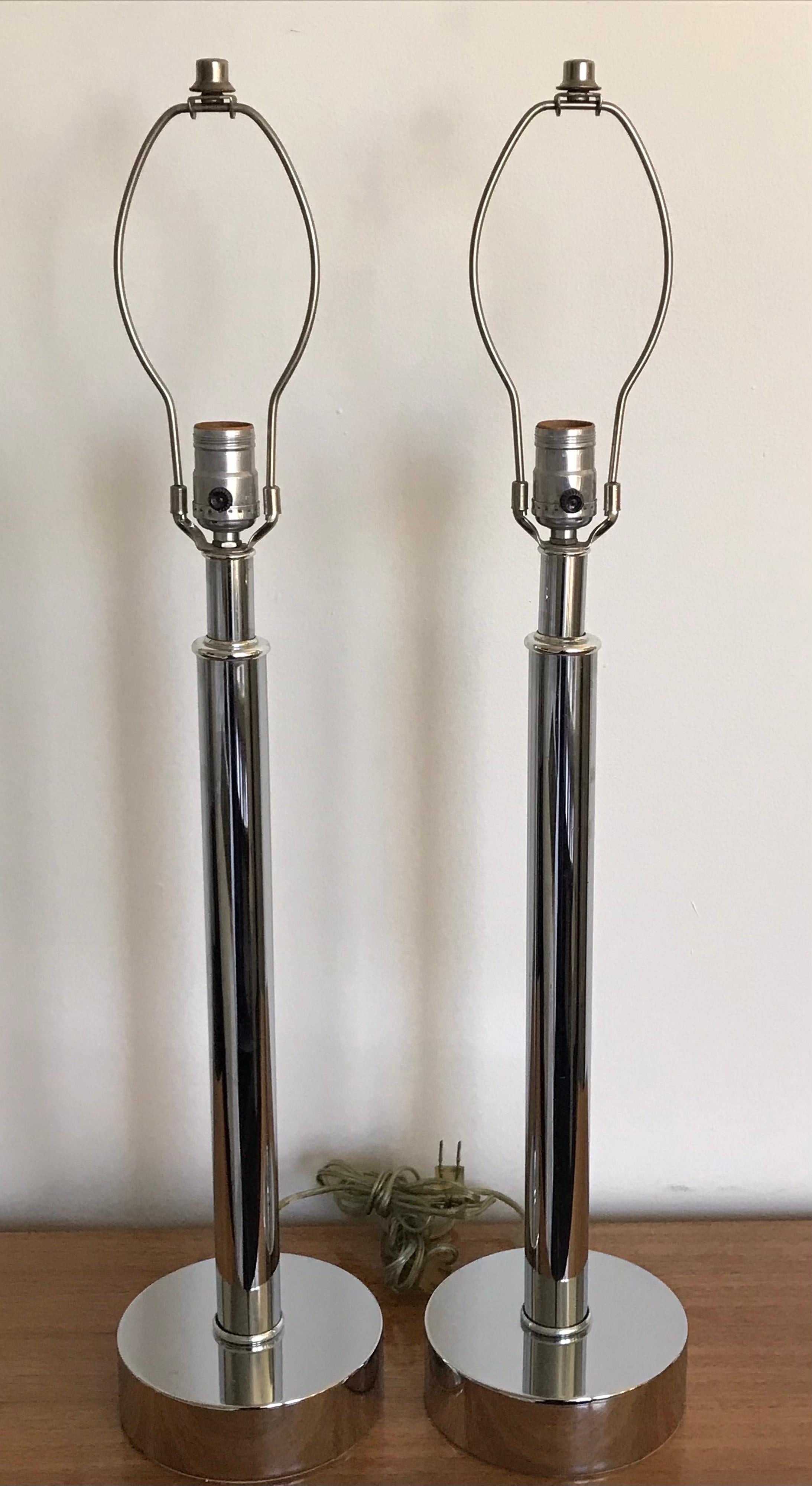 Pair of Mid-Century Modern Tubular Chrome Table Lamps, Laurel Lamp Attributed In Good Condition In Bedford Hills, NY