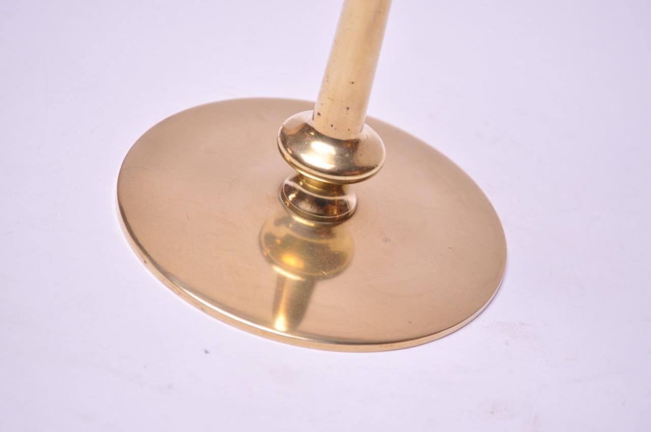 Pair of Mid-Century Modern Turned Brass Candlesticks after Jarvie For Sale 6