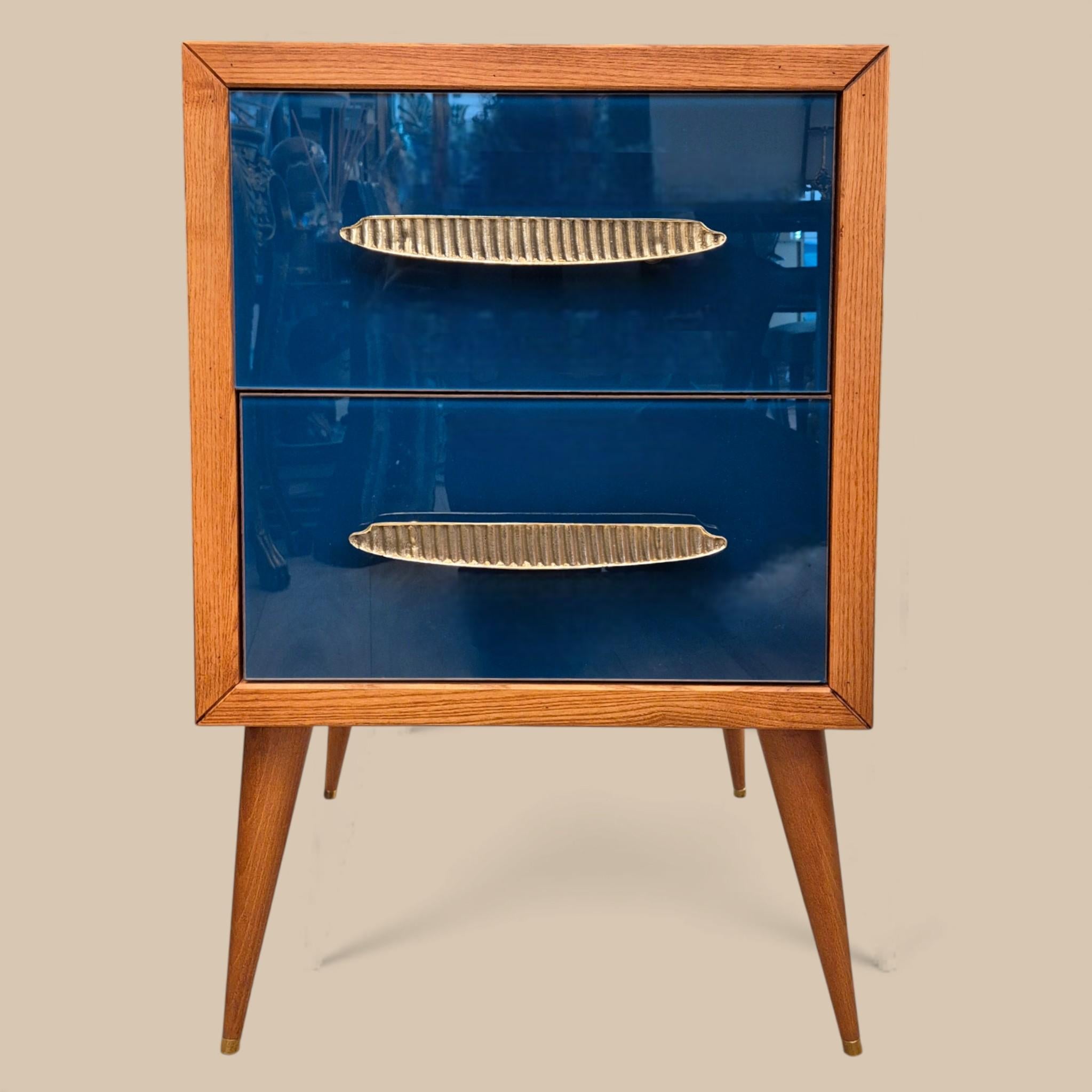 XX secolo Coppia di tavolini in vetro di Murano e ottone della metà del secolo scorso, anni '60-'70 in vendita