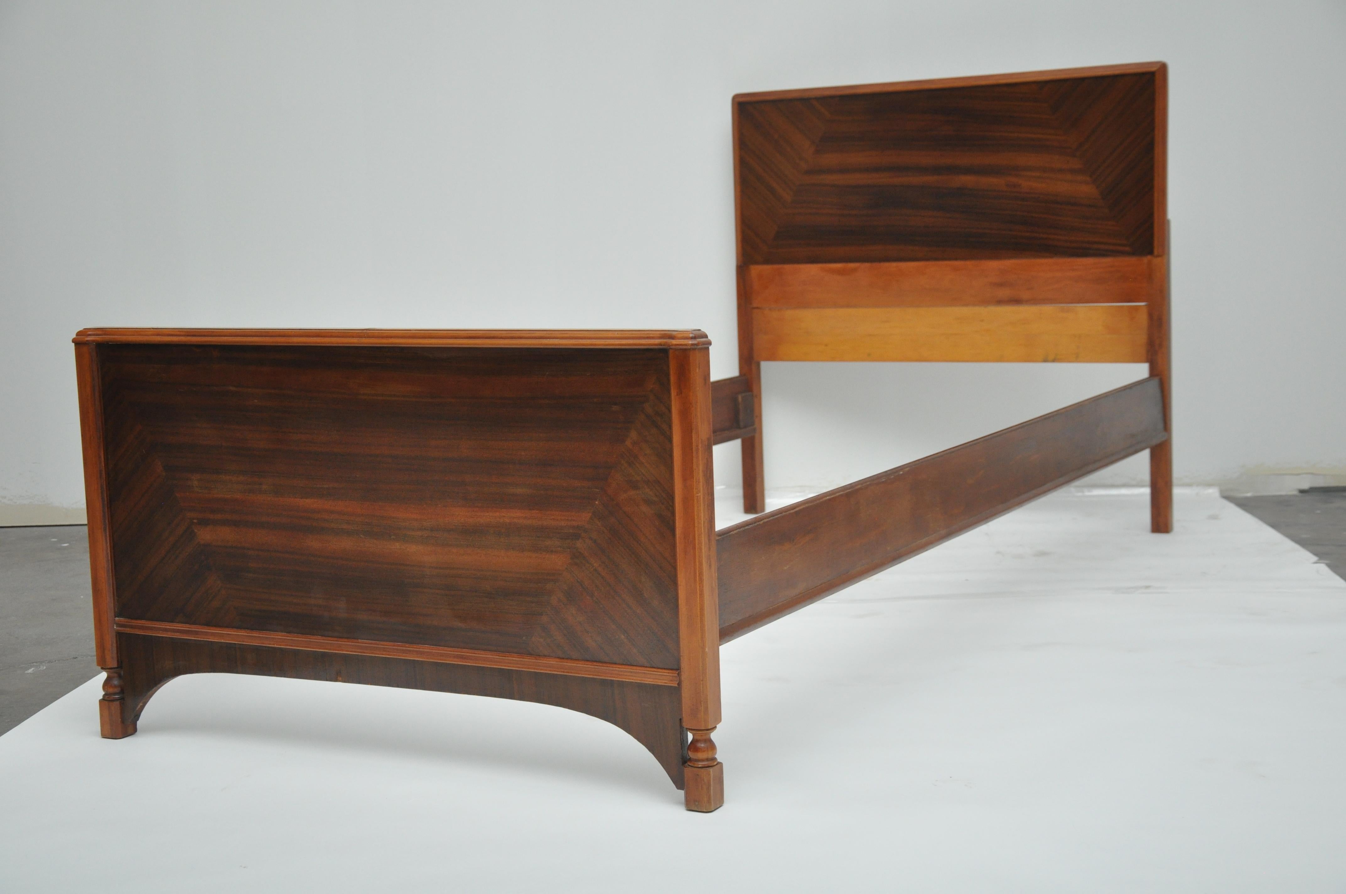 Mid-20th Century Pair of Mid-Century Modern Twin Beds