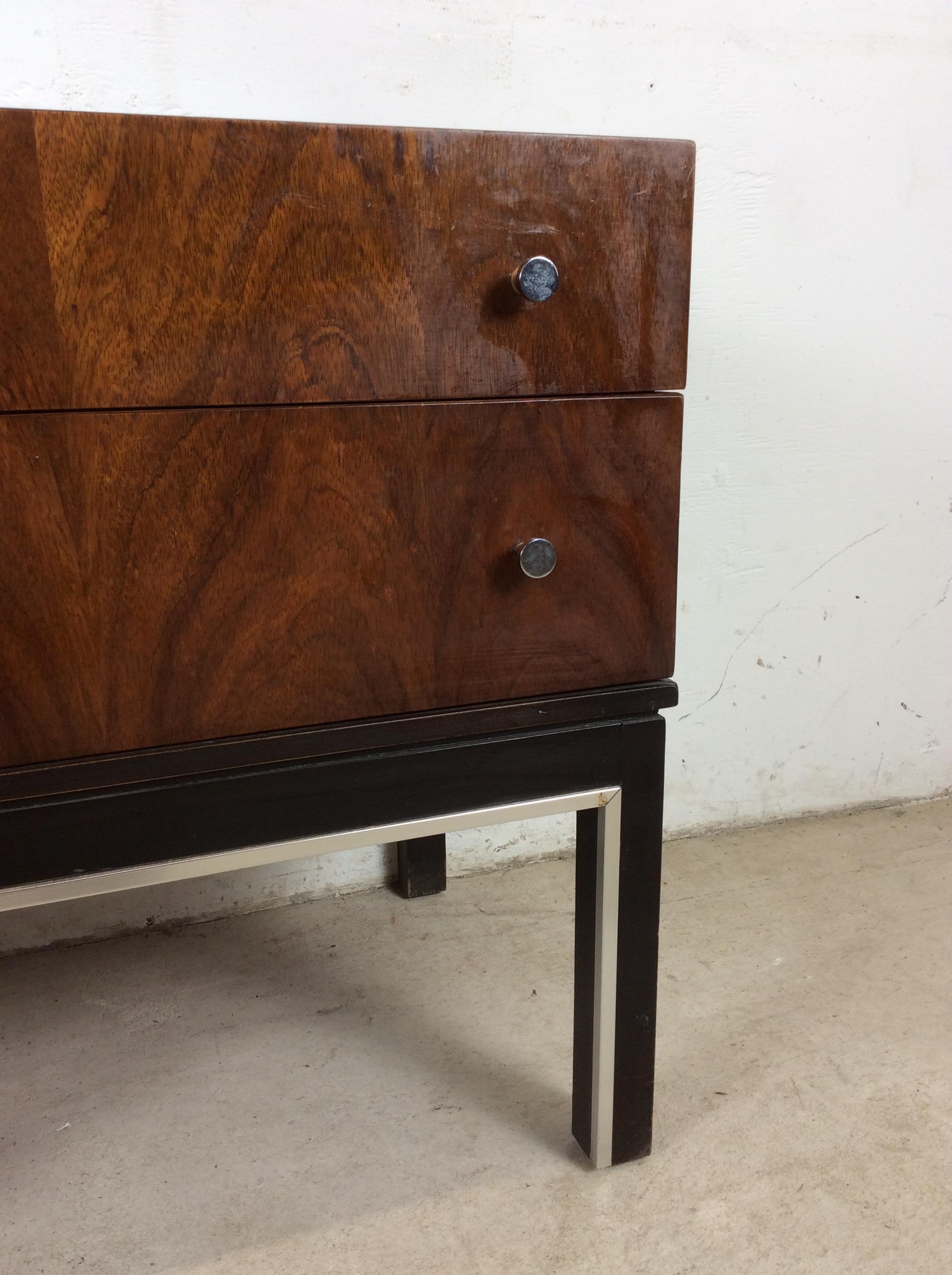 Pair of Mid Century Modern Two Drawer Nightstands with Chrome Accents en vente 6