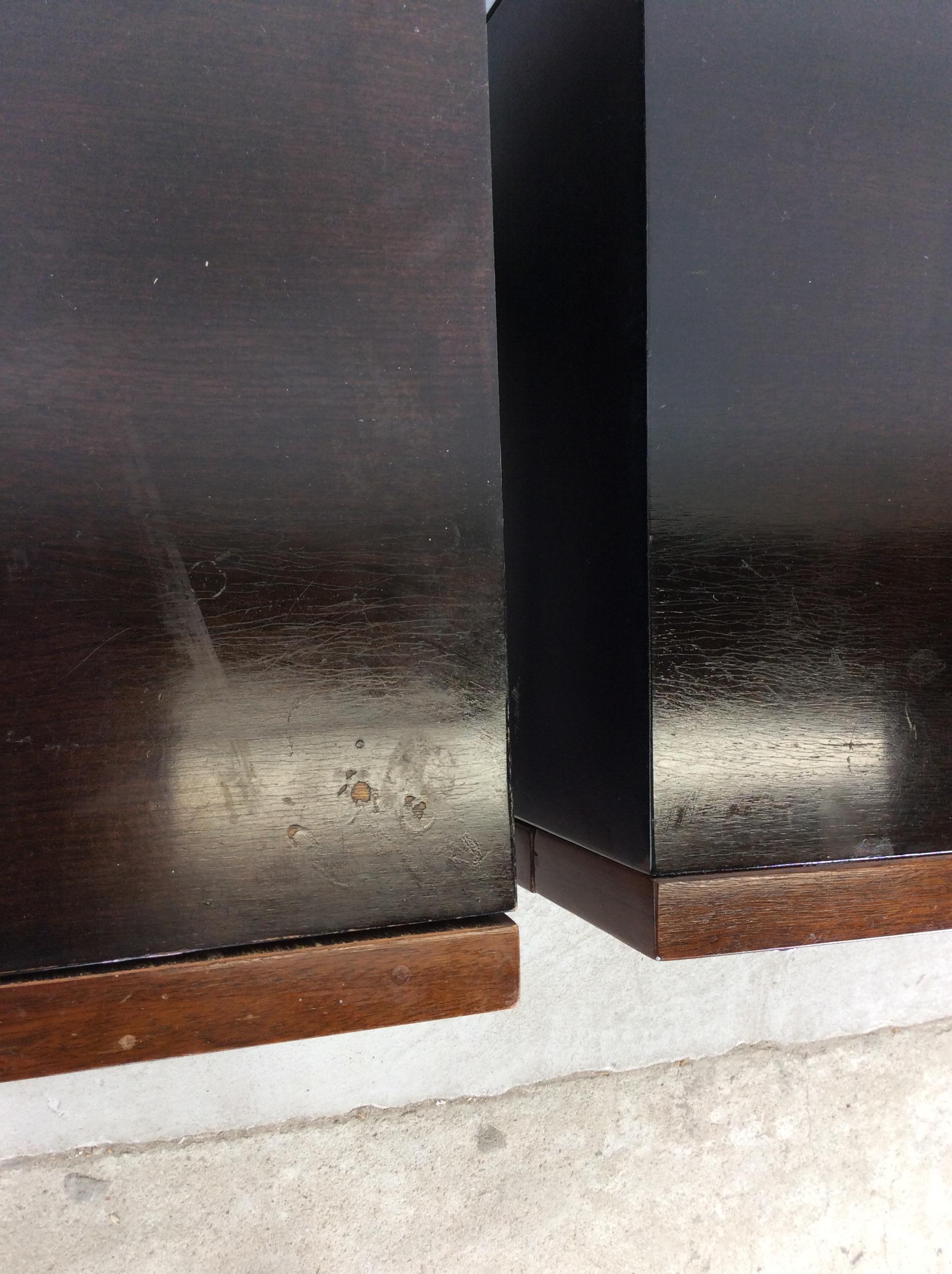 20ième siècle Pair of Mid Century Modern Two Drawer Nightstands with Chrome Accents en vente