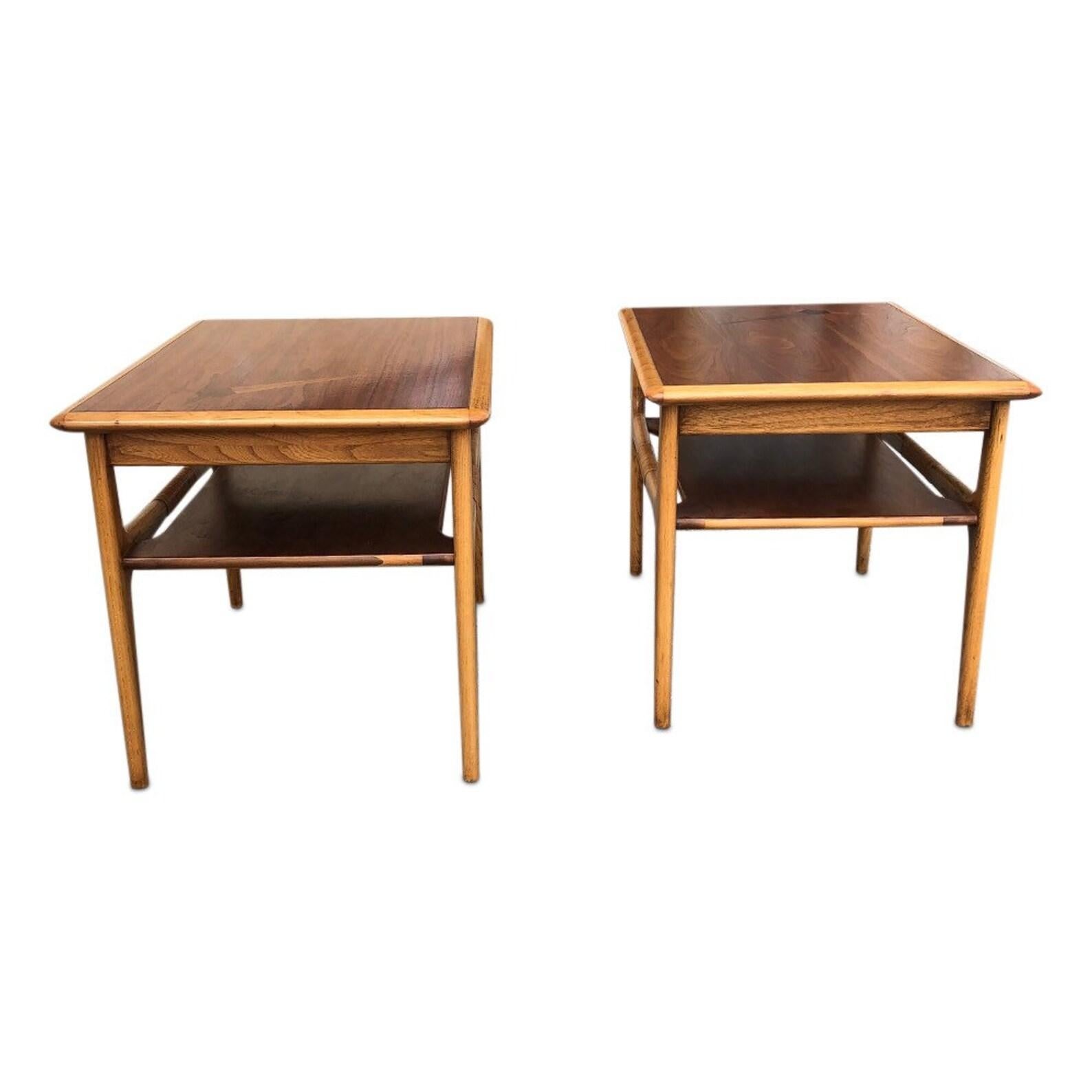 Pair of Mid-Century Modern Two-Toned Side End Tables with Shelf In Good Condition In Hudson, NY