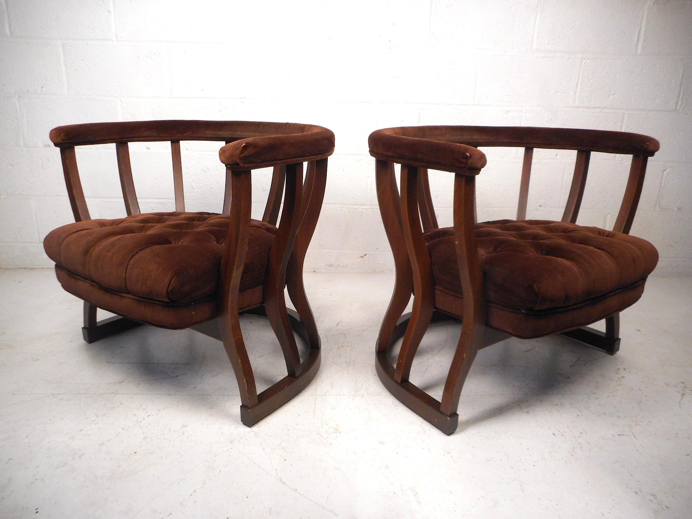 Pair of Mid-Century Modern Upholstered Barrel Back Chairs 1