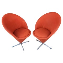 Coppia di sedie “Cone” di Verner Panton in stile Mid-Century Modern, attribuite a Knoll