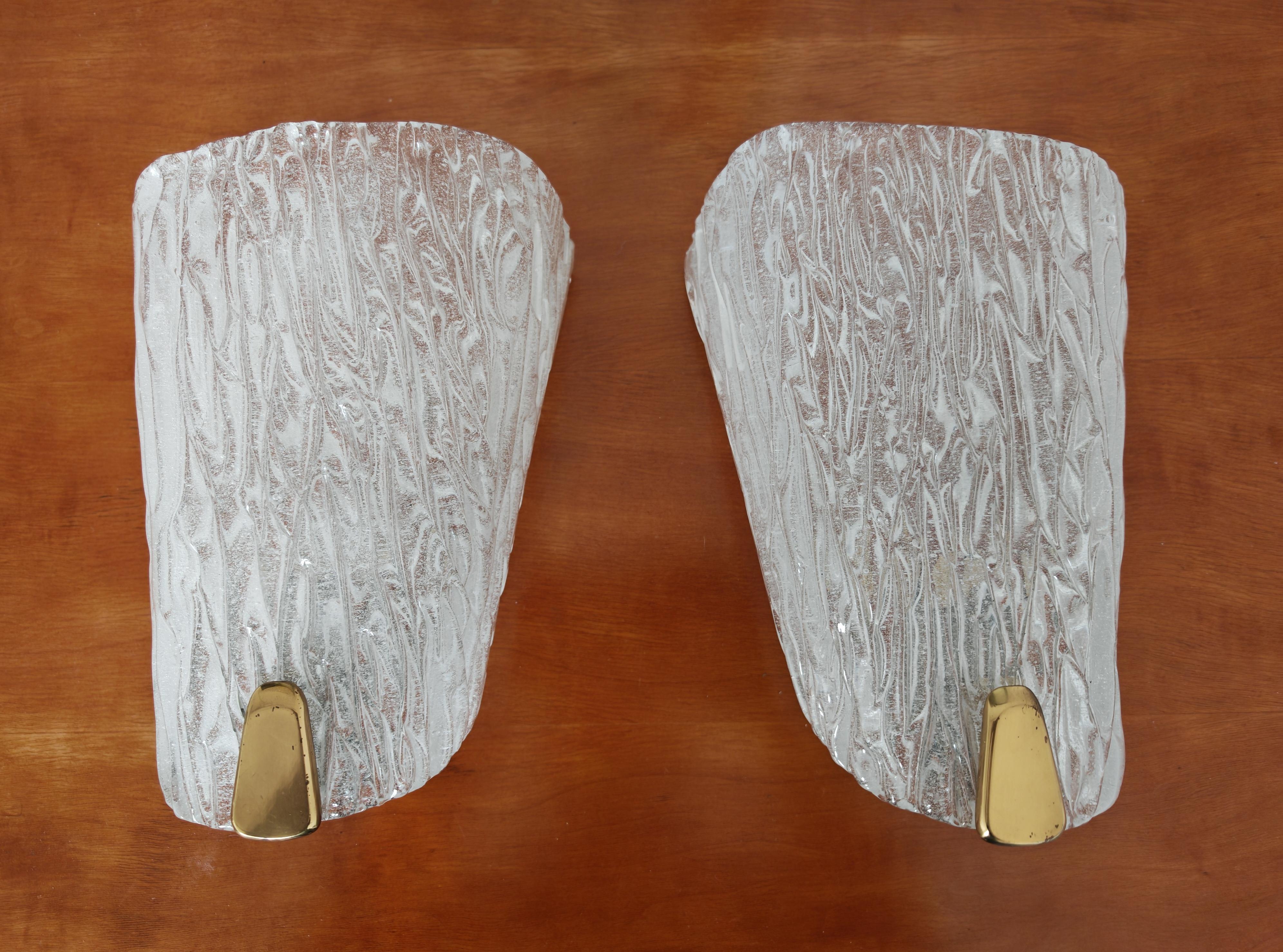 Paire d'appliques murales ou d'appliques modernes du milieu du siècle par J.T. Kalmar, Autriche, années 1960 en vente 3