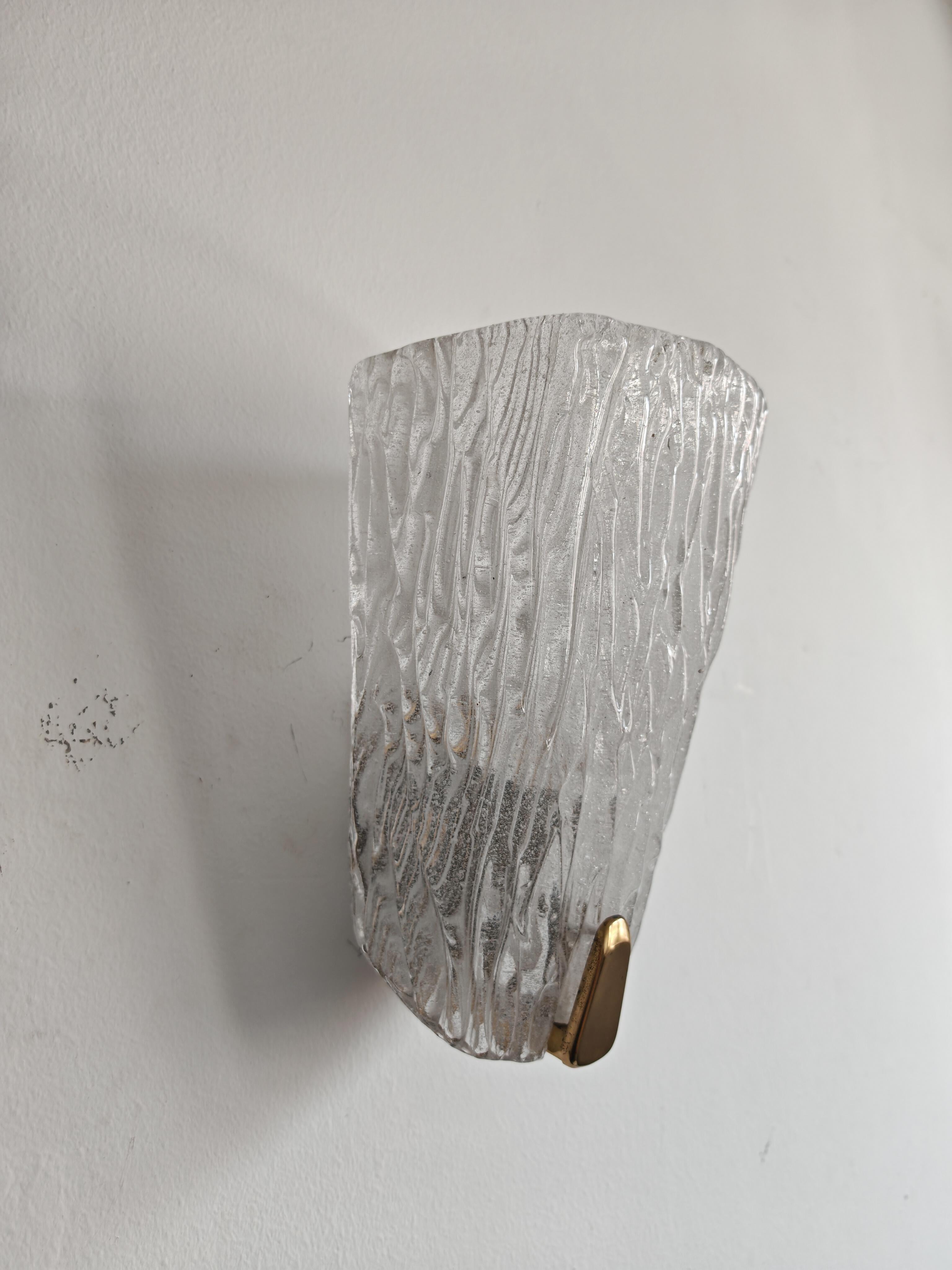 Paire d'appliques murales ou d'appliques modernes du milieu du siècle par J.T. Kalmar, Autriche, années 1960 en vente 1