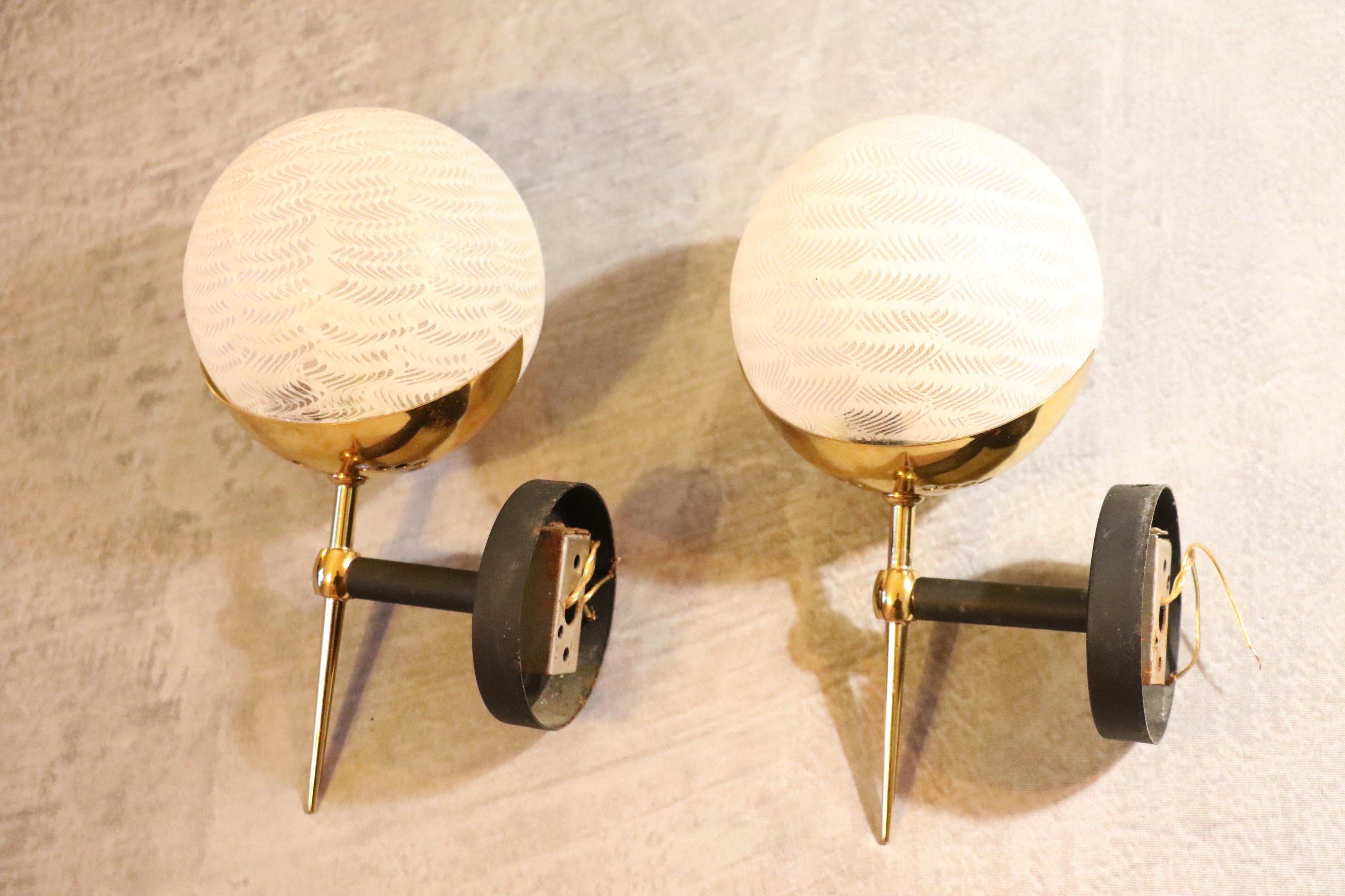 Pair of Mid-Century Modern Wall Sconces by Maison Arlus, France, 1950s In Good Condition For Sale In Camblanes et Meynac, FR