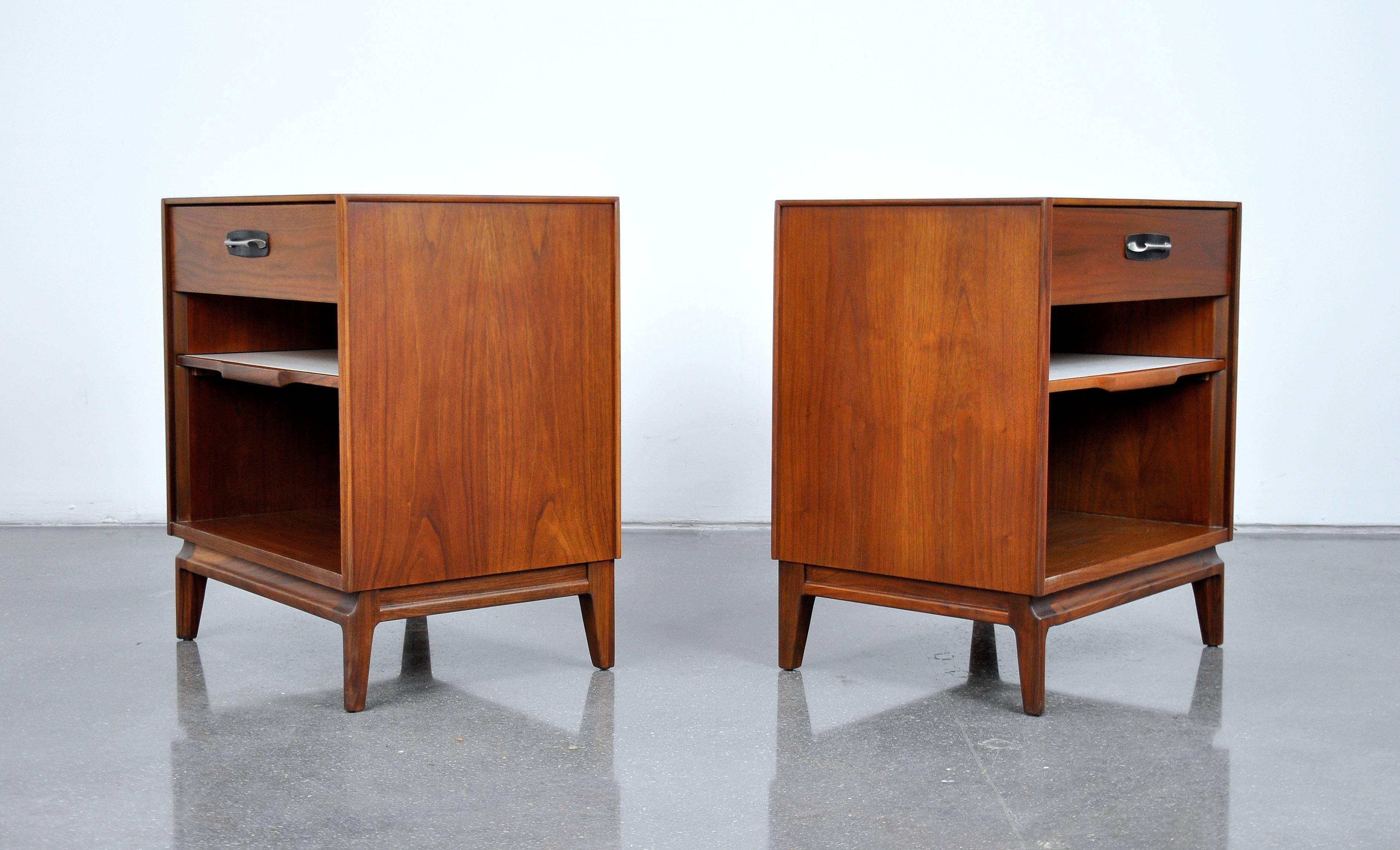 Mid-20th Century Pair of Mid-Century Modern Walnut, Black Leather and Steel Nightstands