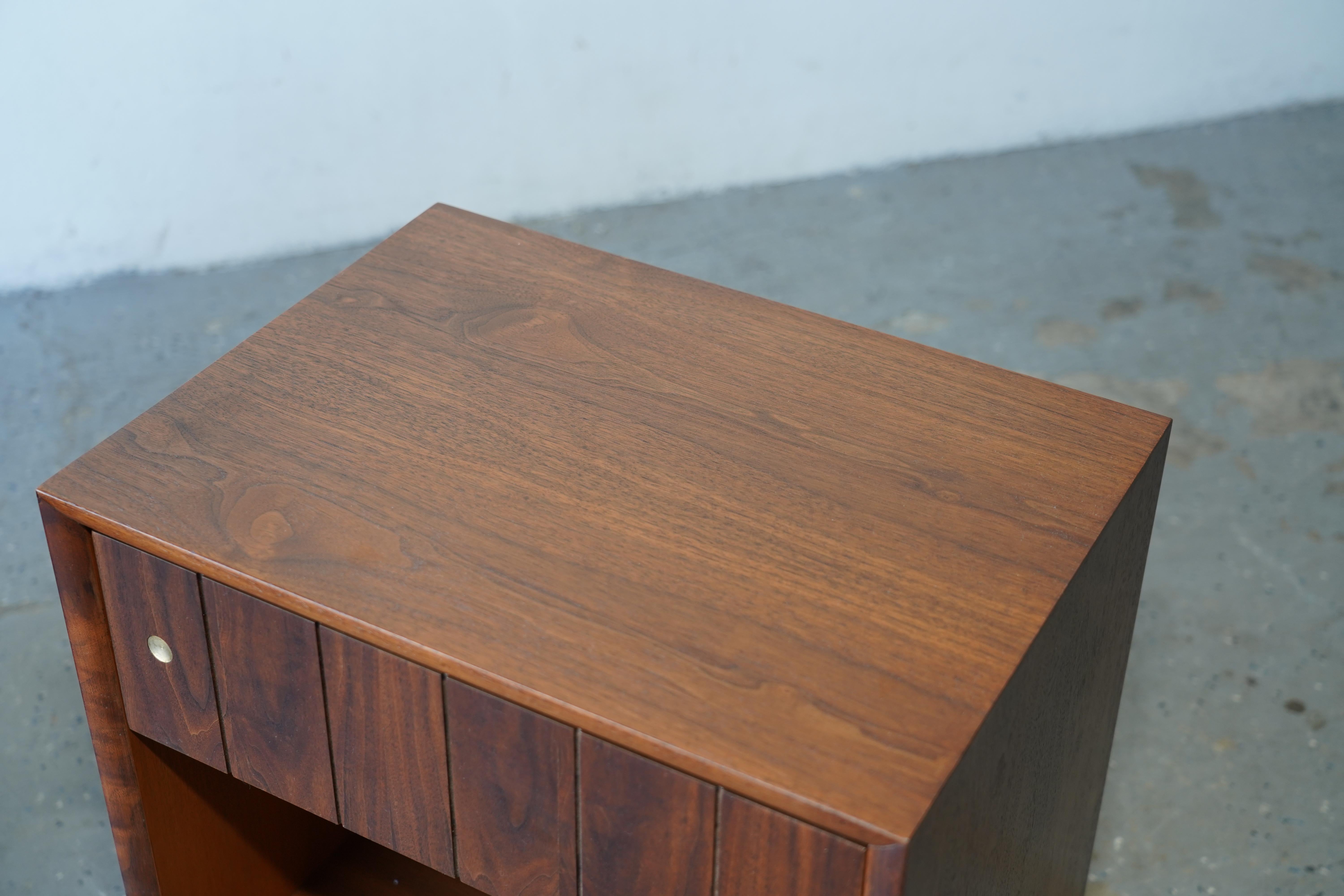 Pair of Mid-Century Modern Walnut and Brass Nightstands by Kroehler 3
