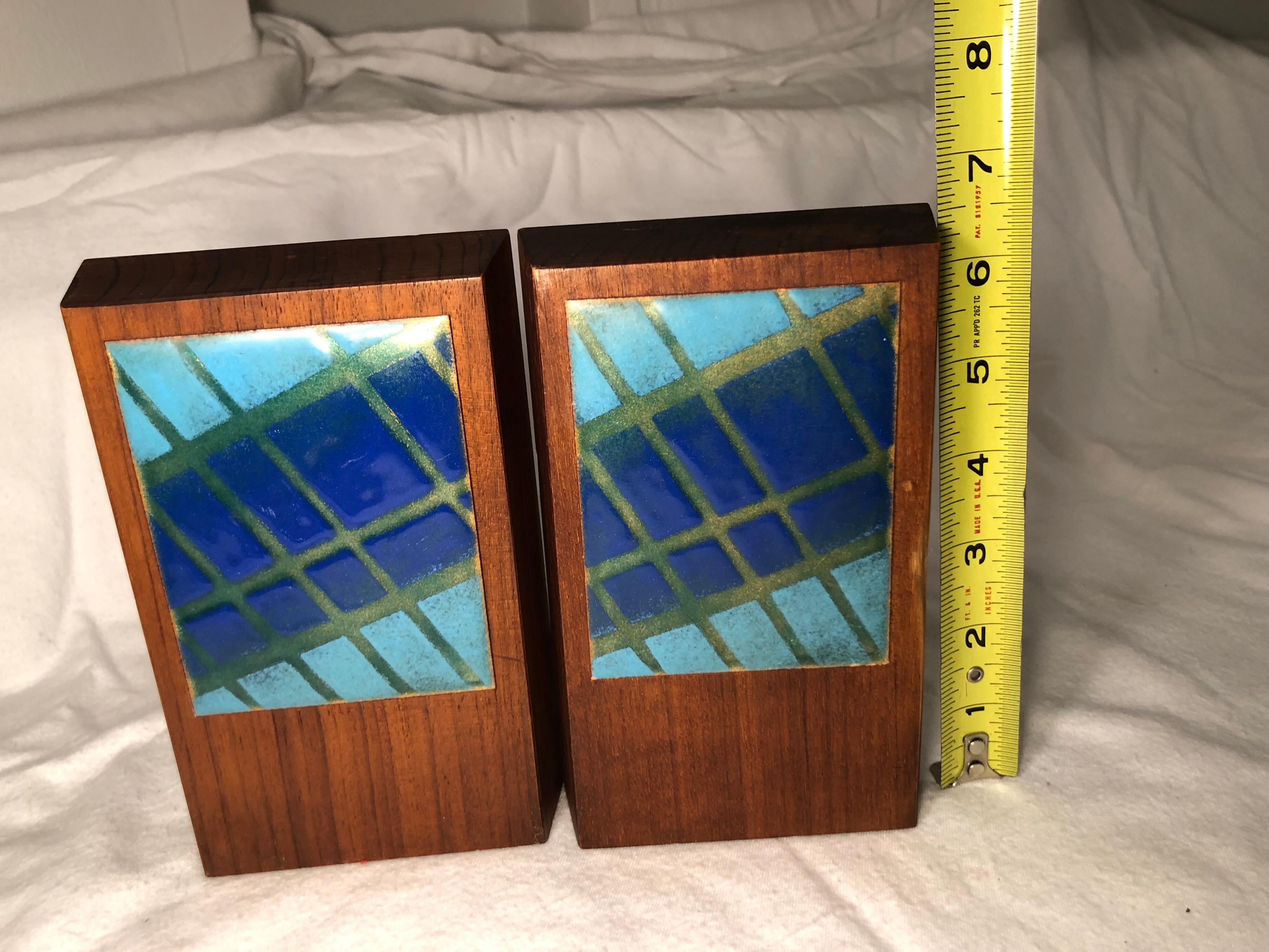 Pair of Mid-Century Modern Walnut and Enamel Bookends by Ernest John For Sale 2