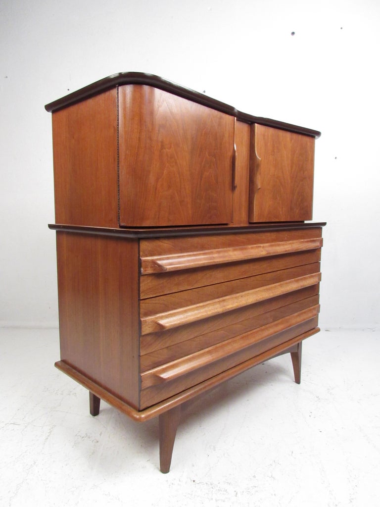 Pair of MidCentury Modern Walnut and Oak Dressers For Sale at 1stDibs