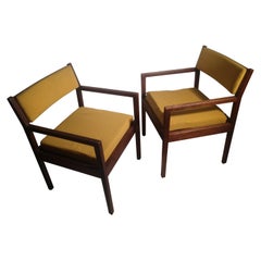 Moderne Sessel aus Nussbaumholz aus der Mitte des Jahrhunderts von George Nelson für Herman Miller, Paar