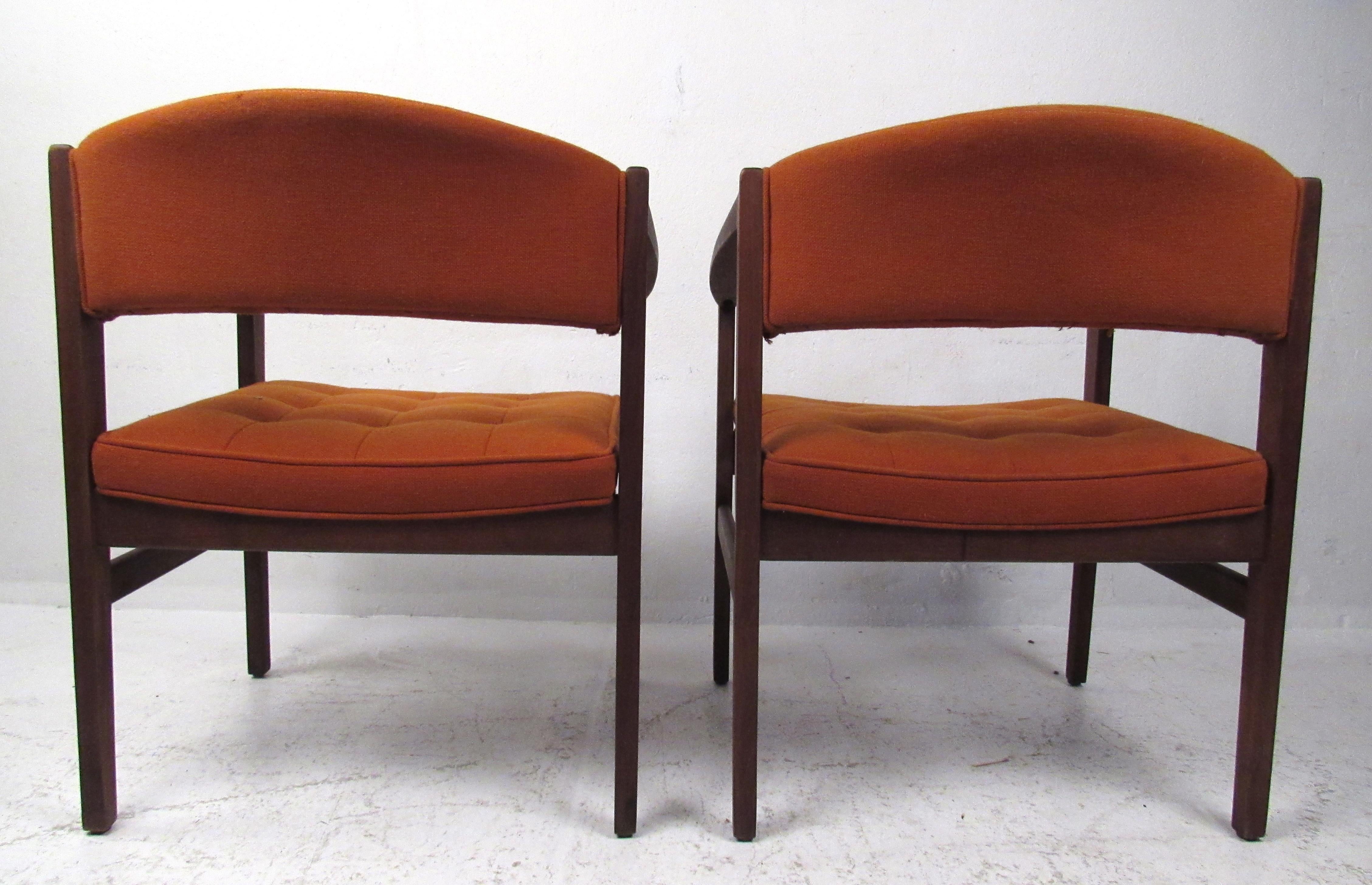 Pair of Mid-Century Modern Walnut Armchairs For Sale 1