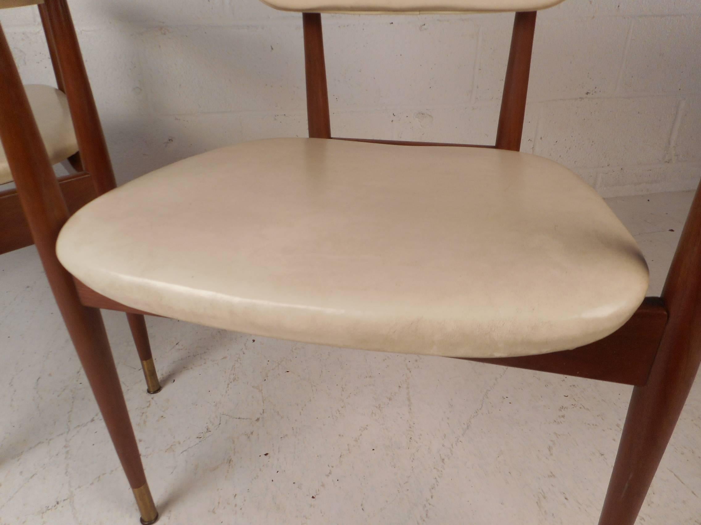 Pair of Mid-Century Modern Walnut Armchairs For Sale 3