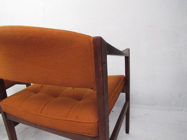 Pair of Mid-Century Modern Walnut Armchairs For Sale 4