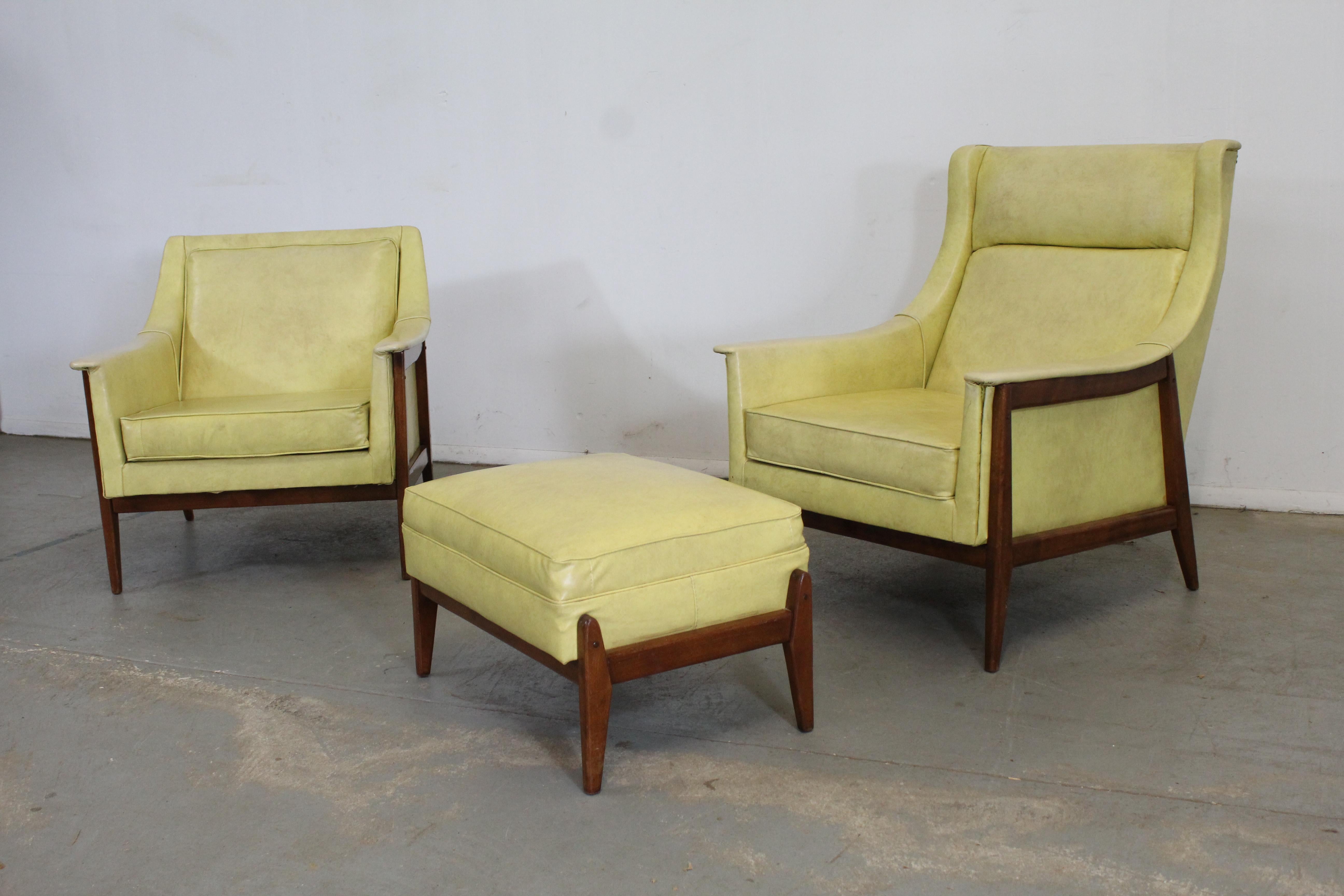 Pair of Mid-Century Modern Walnut Frame His/Her Lounge Chairs with Ottoman 6